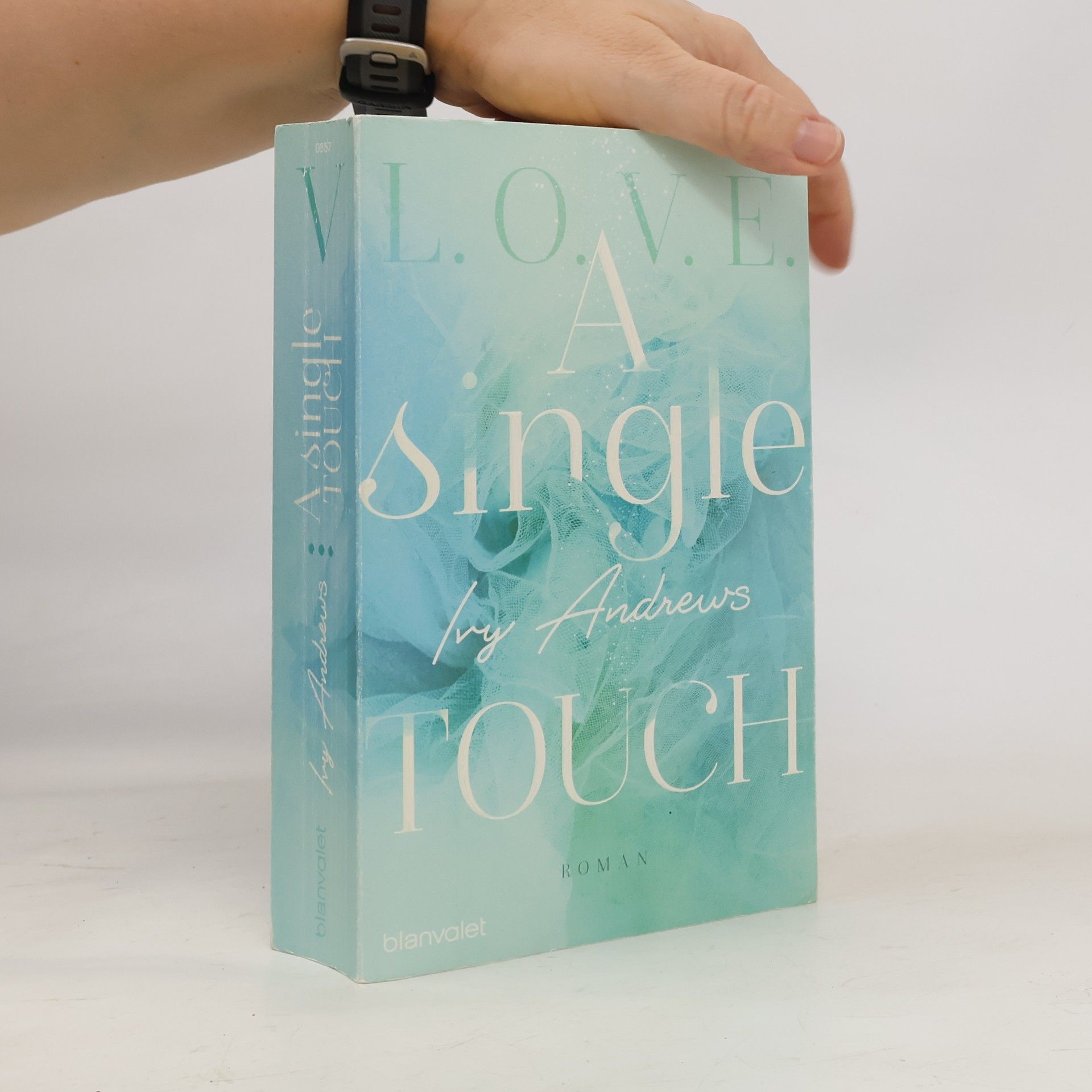 Ivy Andrews L.O.V.E. 3: A single touch