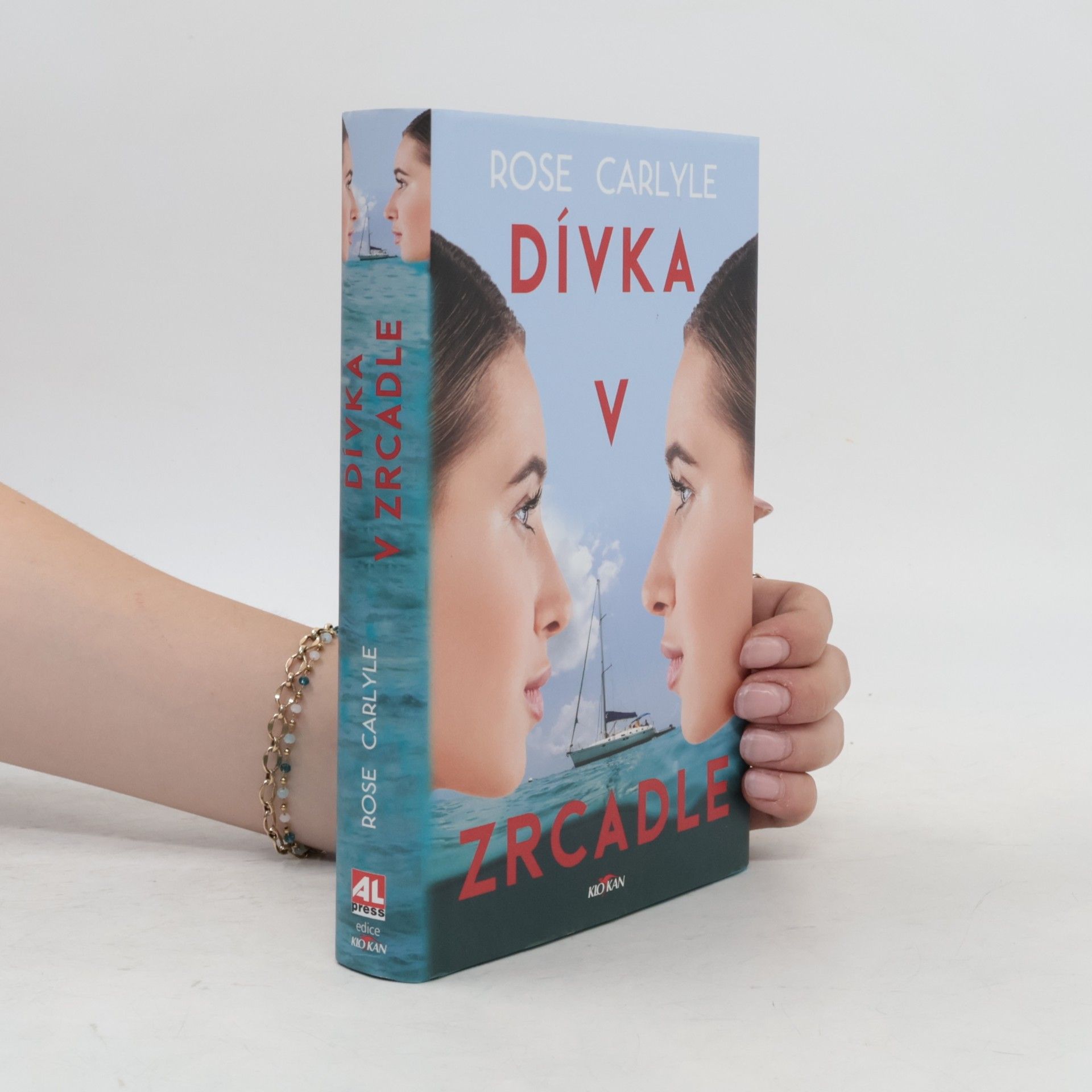 Rose Carlyle Dívka v zrcadle