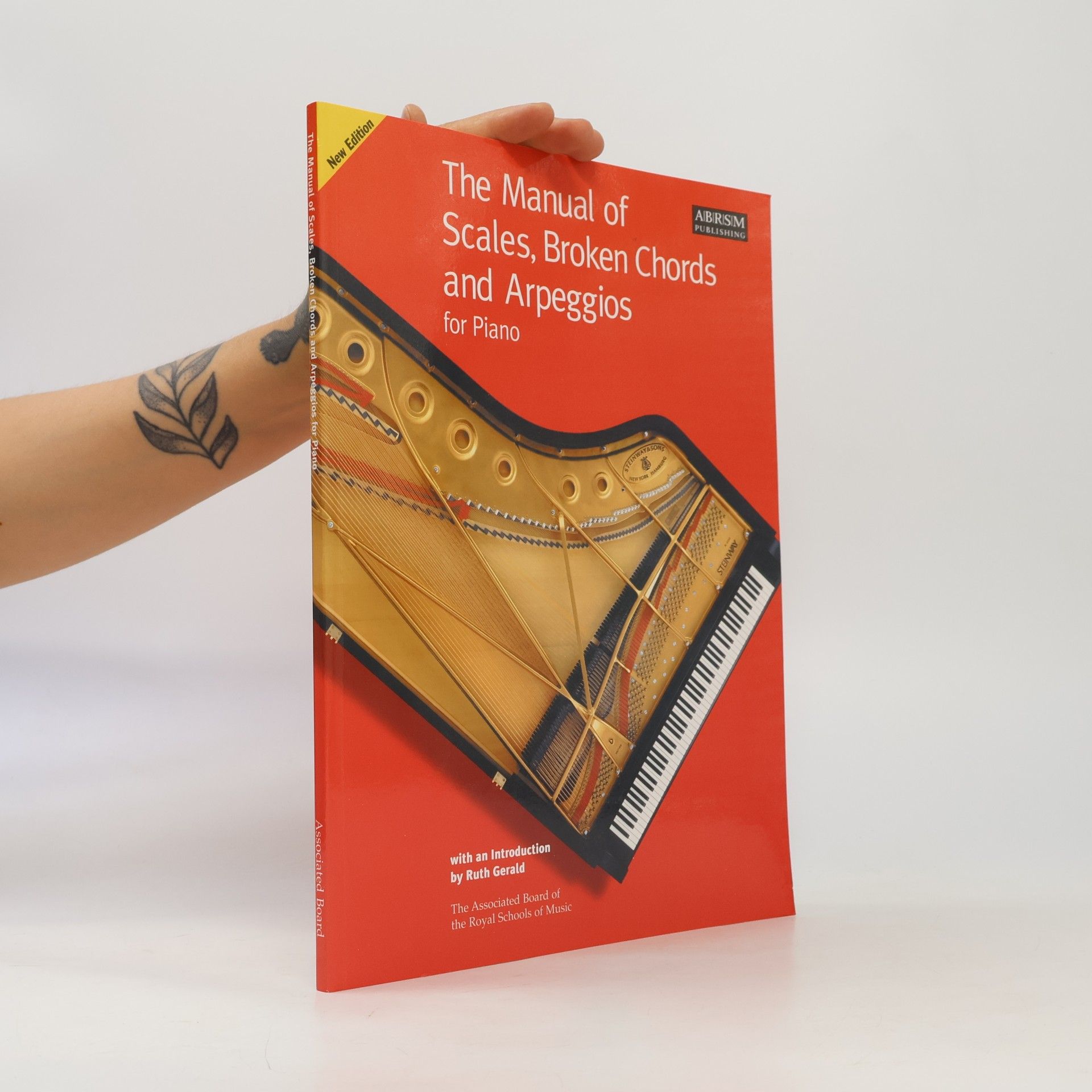 Ruth Gerald ABRSM Scales & Arpeggios: The Manual of Scales, Broken Chords and Arpeggios