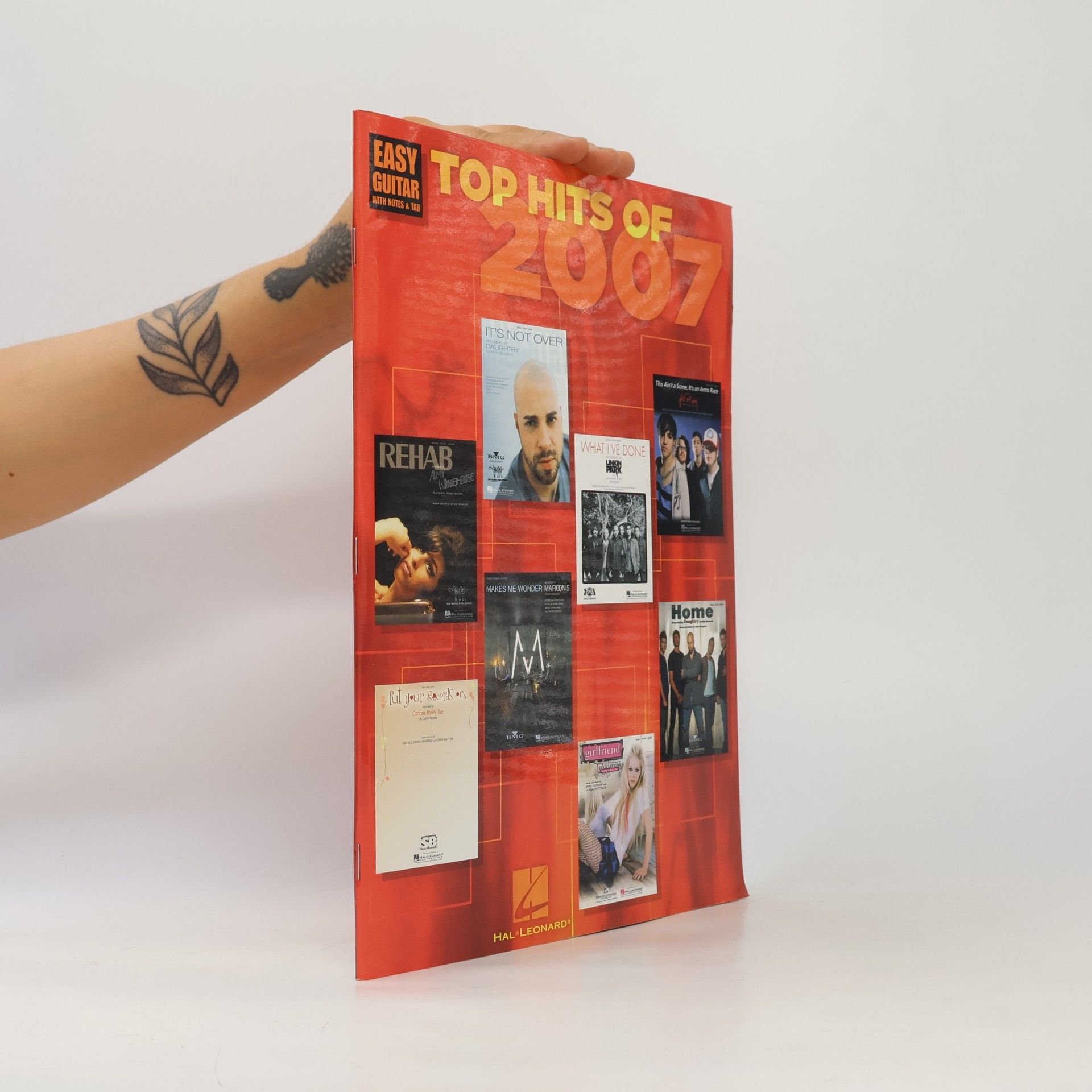 Hal Leonard Publishing Corporation Top Hits of 2007: Easy Guitar With Notes & Tab
