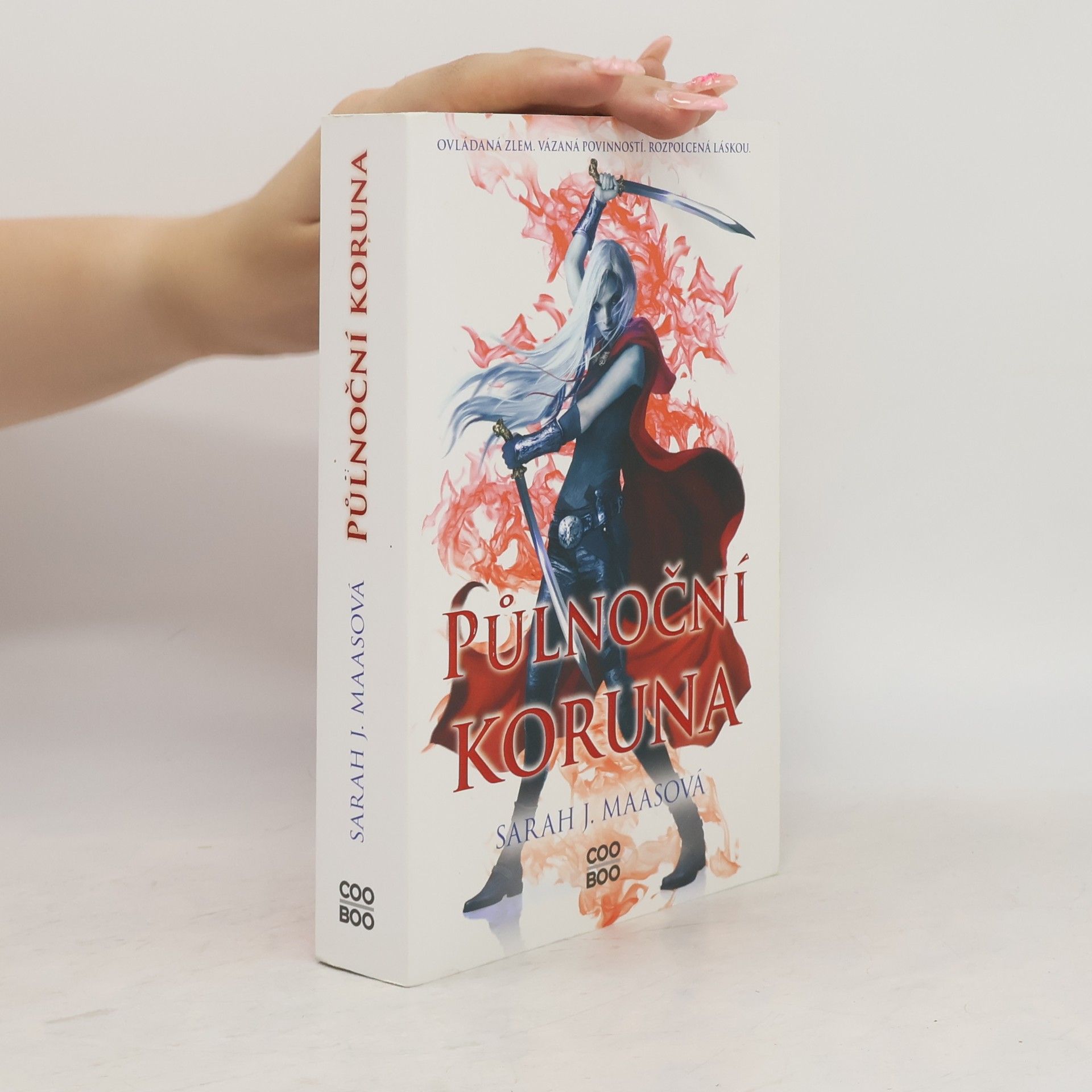 Sarah J. Maas Půlnoční koruna