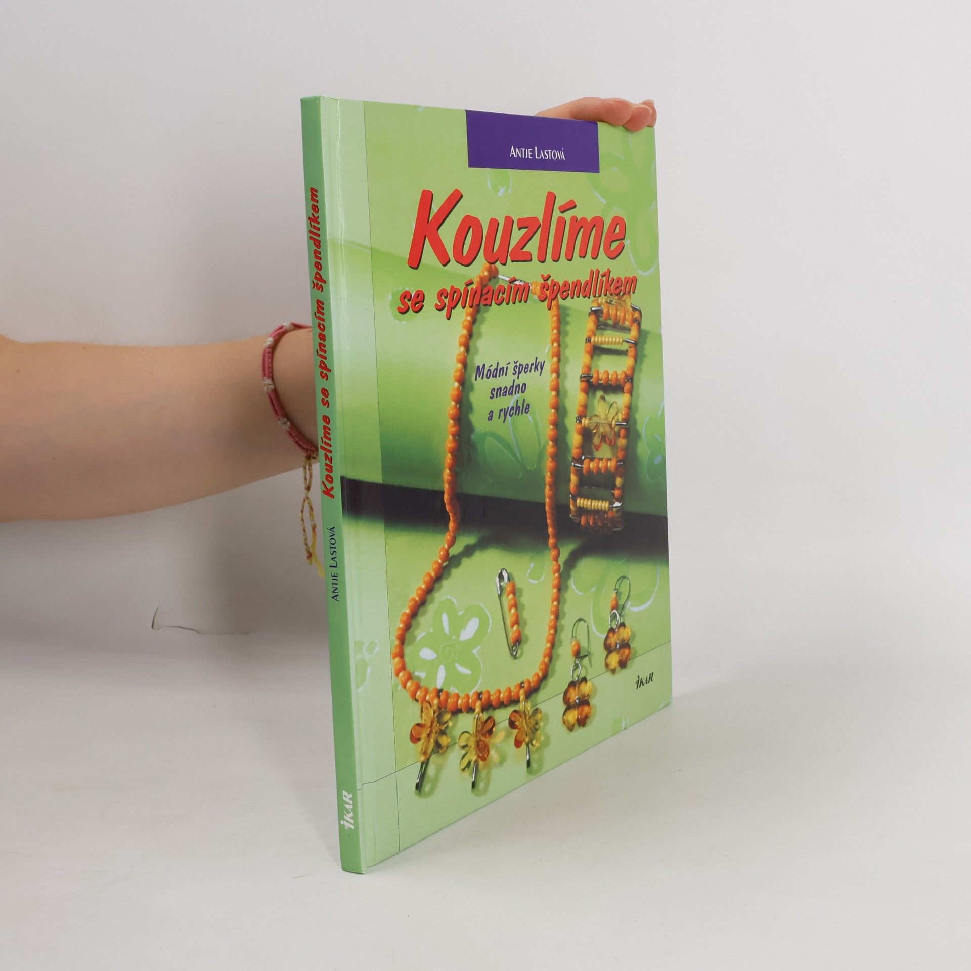 Kouzlíme se spínacím špendlíkem. Módní šperky snadno a rychle