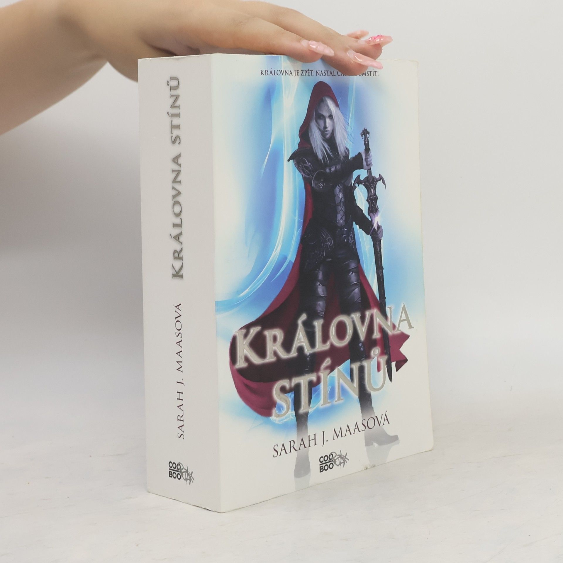Sarah J. Maas Královna stínů