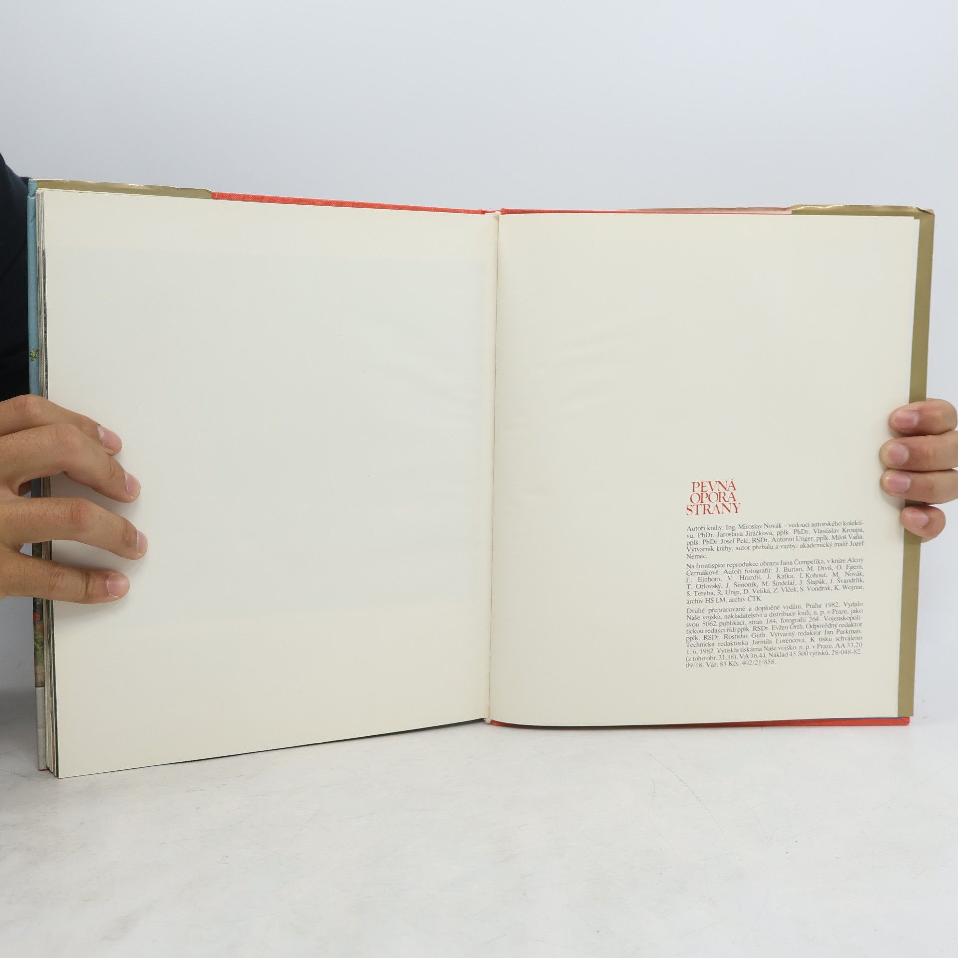 Collectif d'auteurs Pevná opora strany