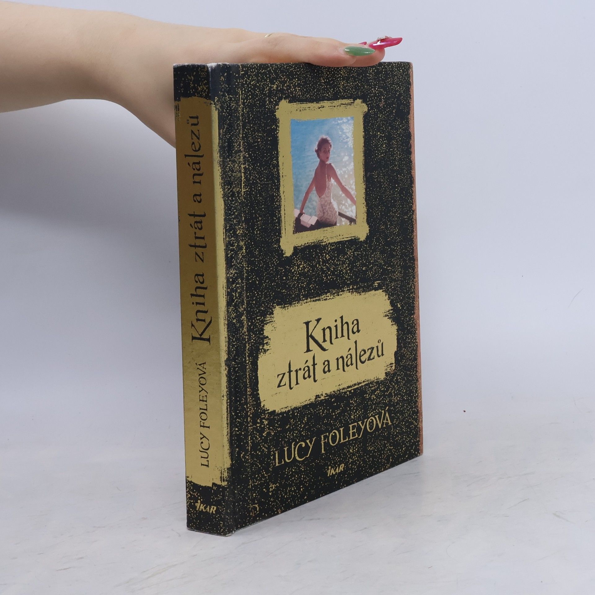 Lucy Foley Kniha ztrát a nálezů