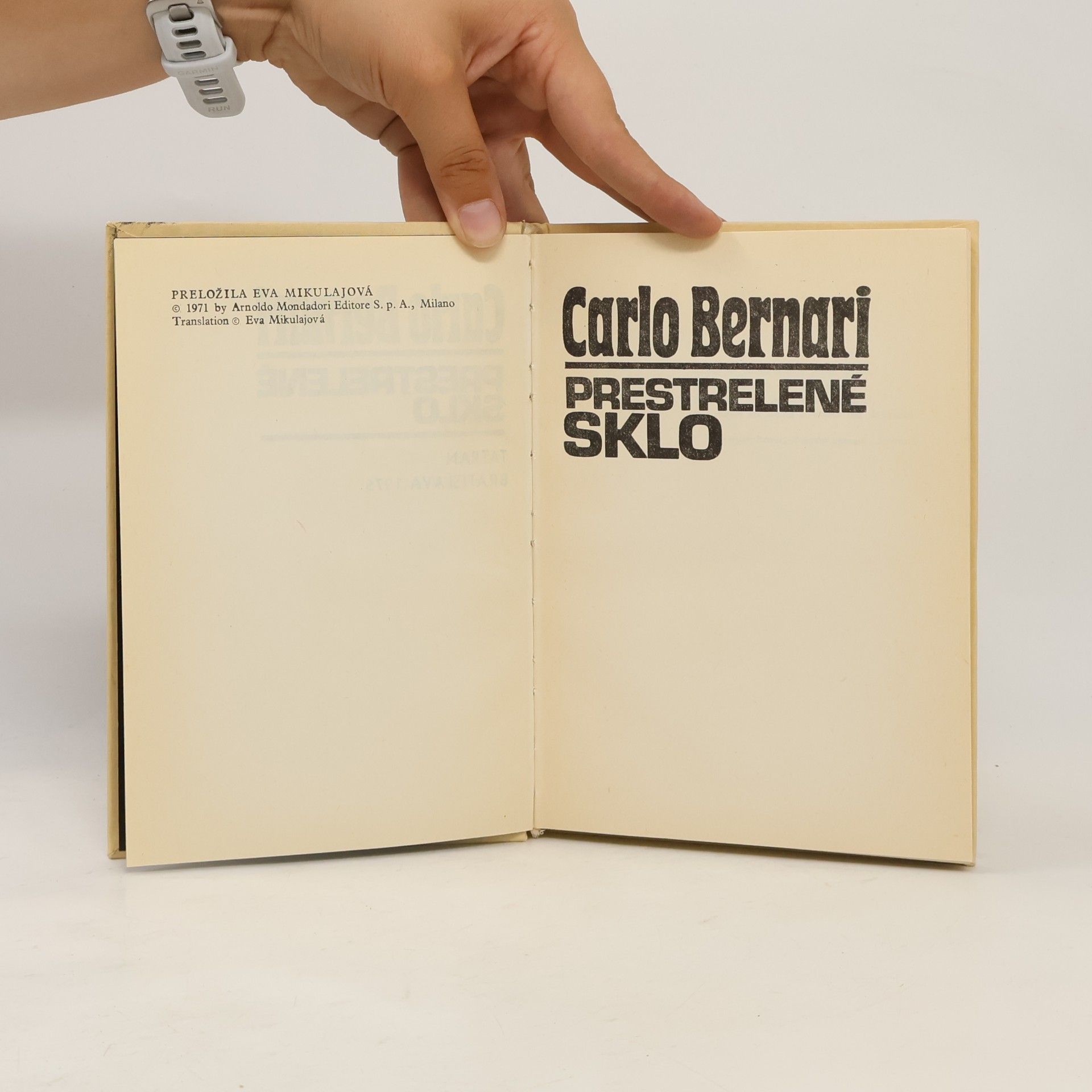 Carlo Bernari Prestrelené sklo
