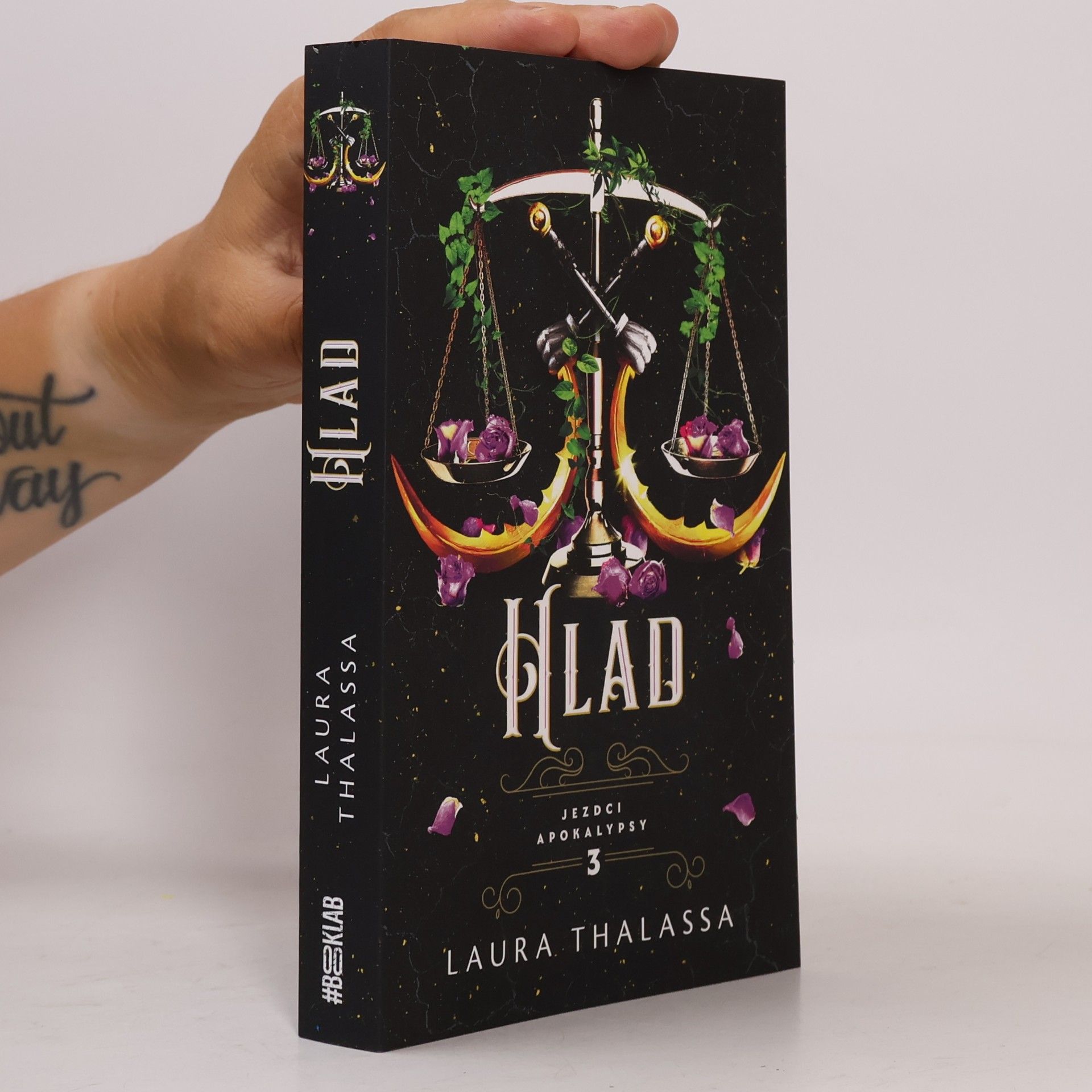 Laura Thalassa Hlad