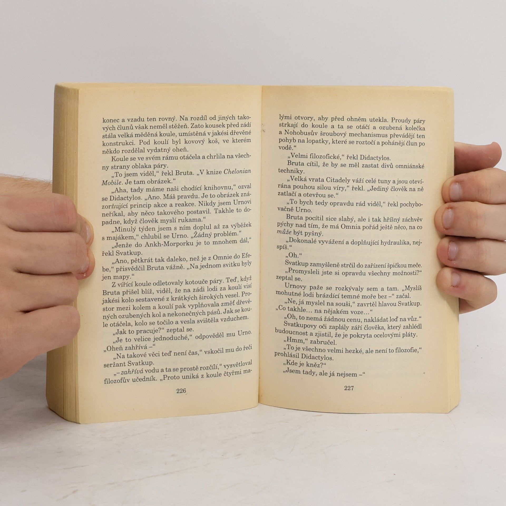 Terry Pratchett Malí bohové