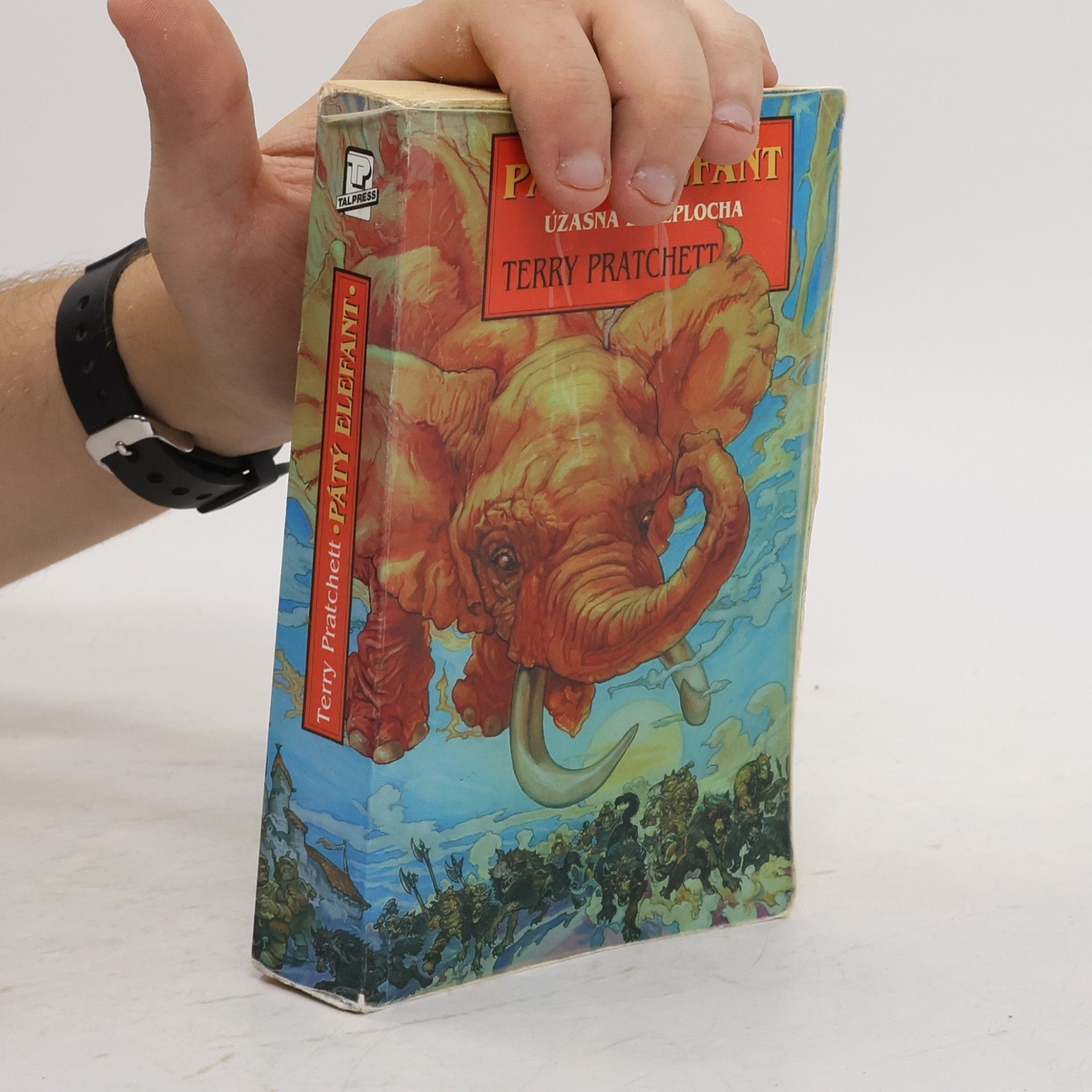 Terry Pratchett Pátý elefant