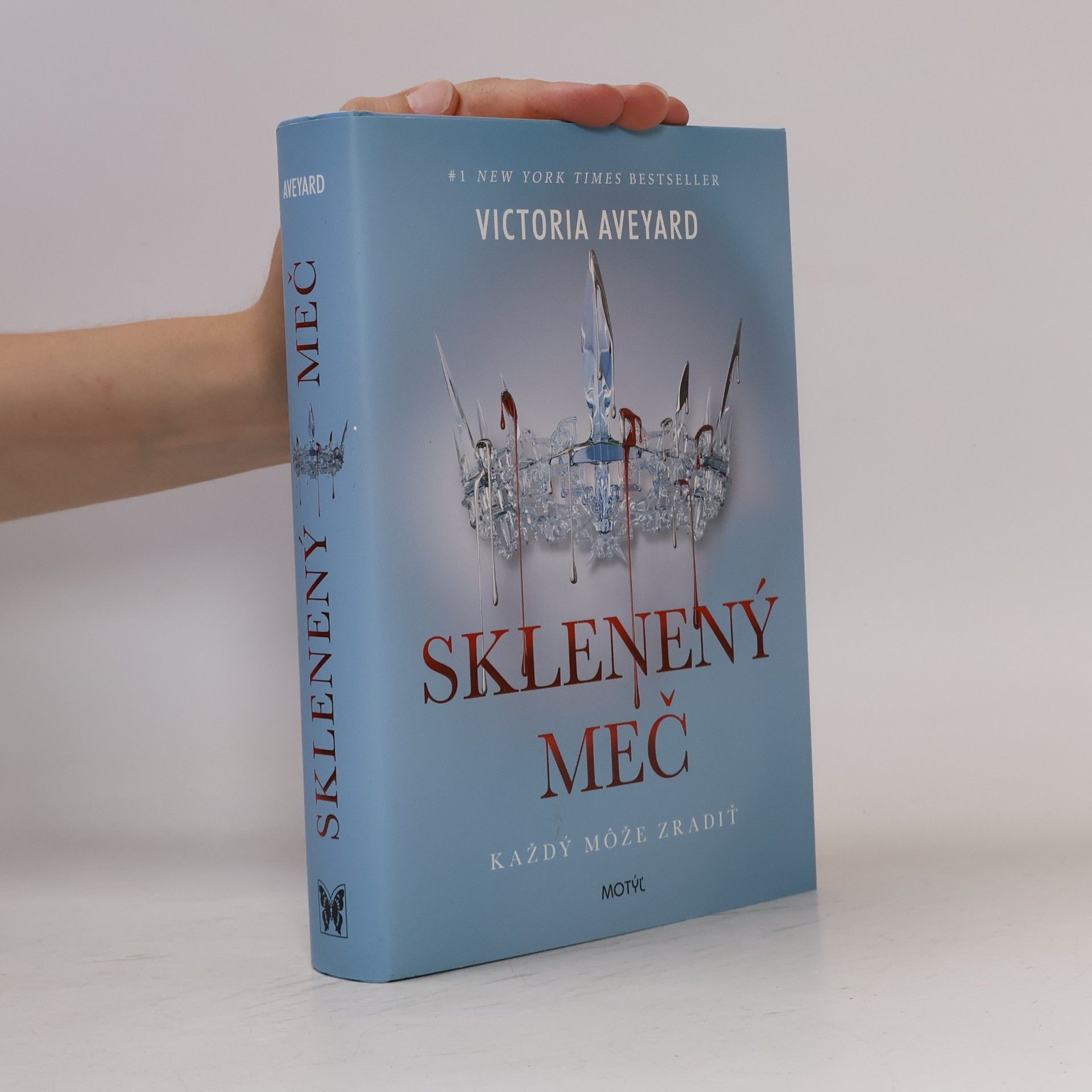 Victoria Aveyard Sklenený meč