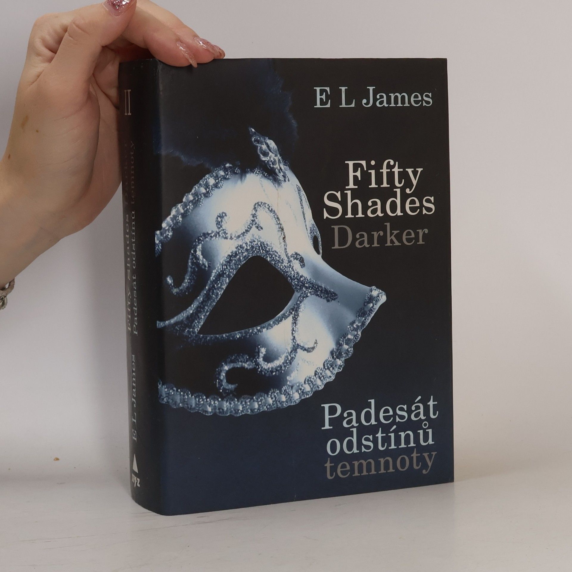 E. L. James Padesát odstínů temnoty