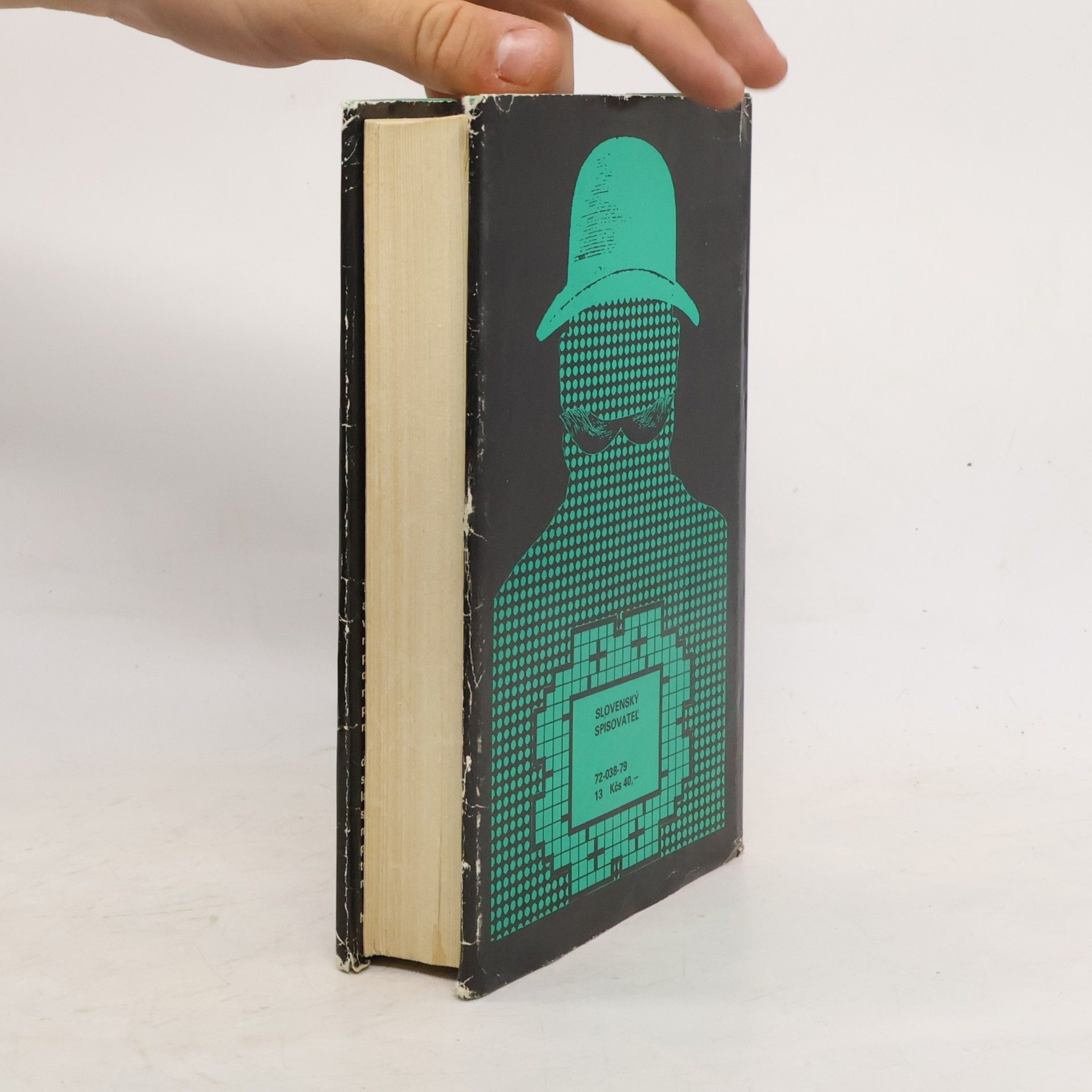 Agatha Christie Zlo pod slnkom. Po pohrebe. Mačka medzi holubmi