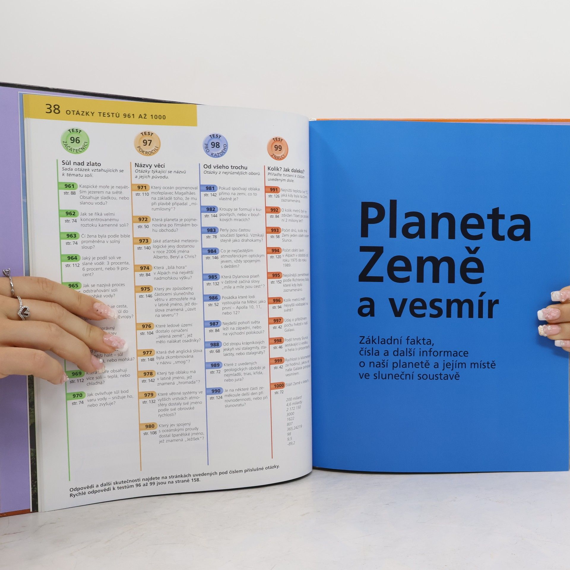 Justin F. Scroggie Planeta Země a vesmír