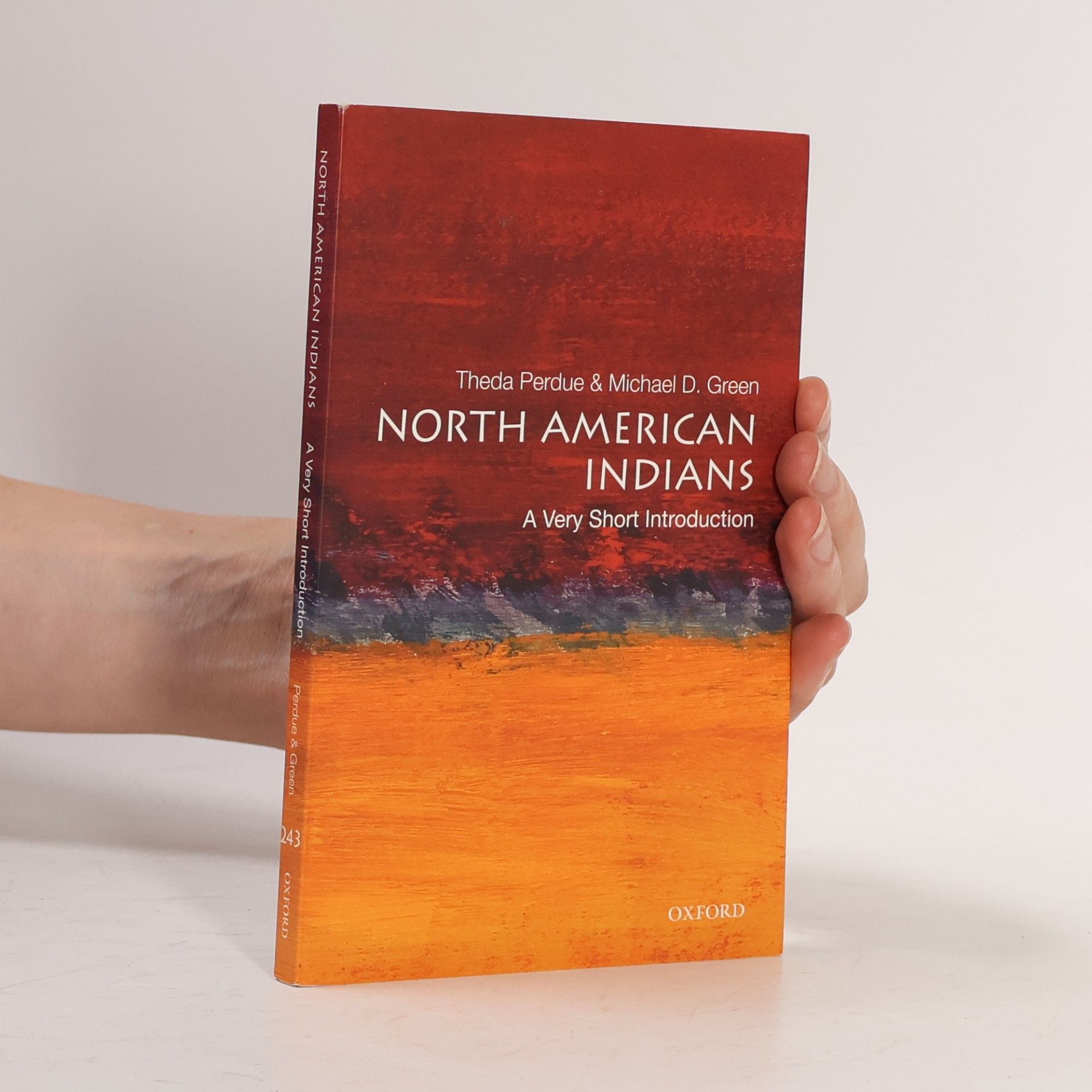 Michael D. Green North American Indians. A Very Short Introduction