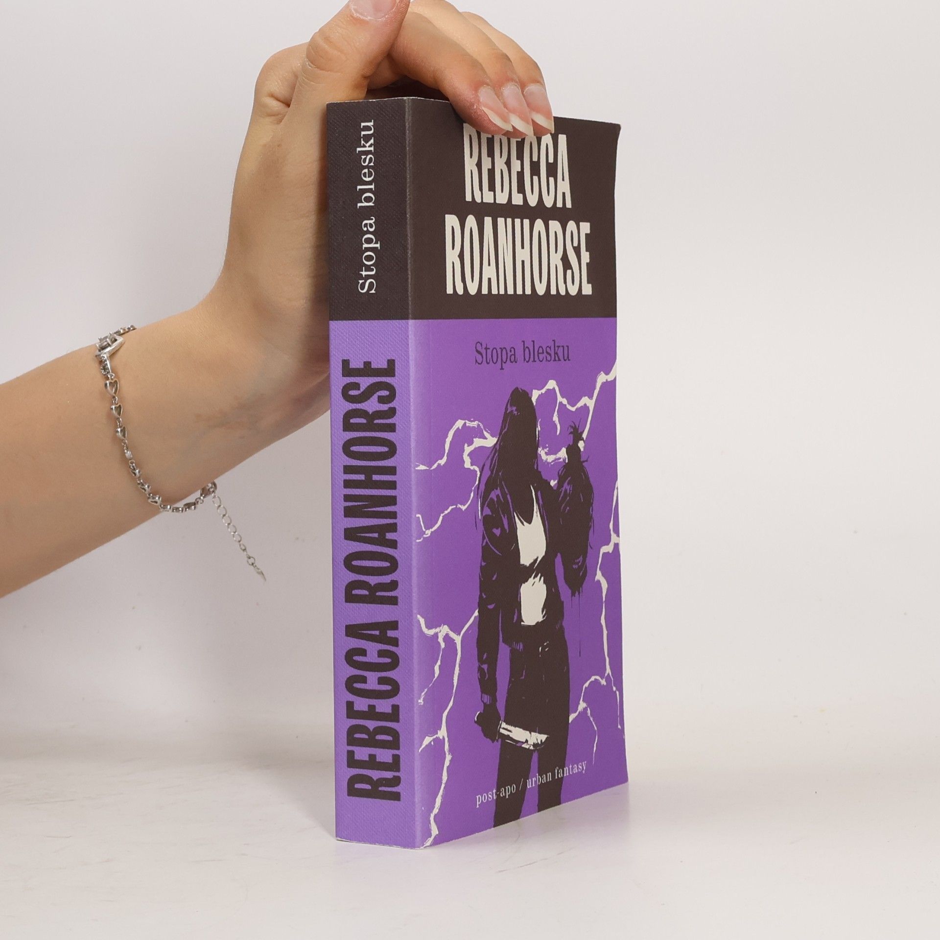 Rebecca Roanhorse Stopa blesku. Šestý svět, díl první
