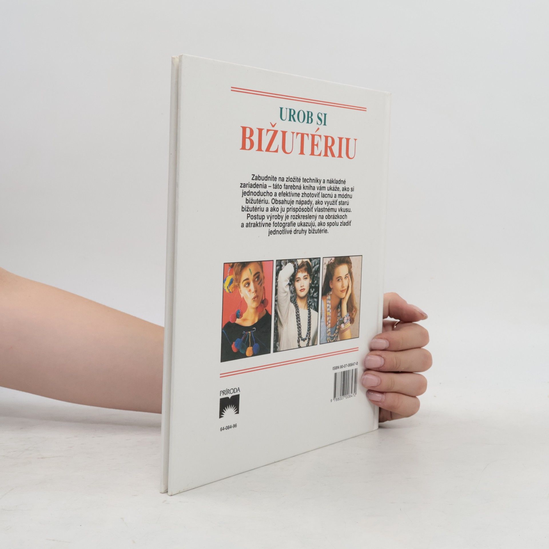 Felicity Everett Urob si bižutériu