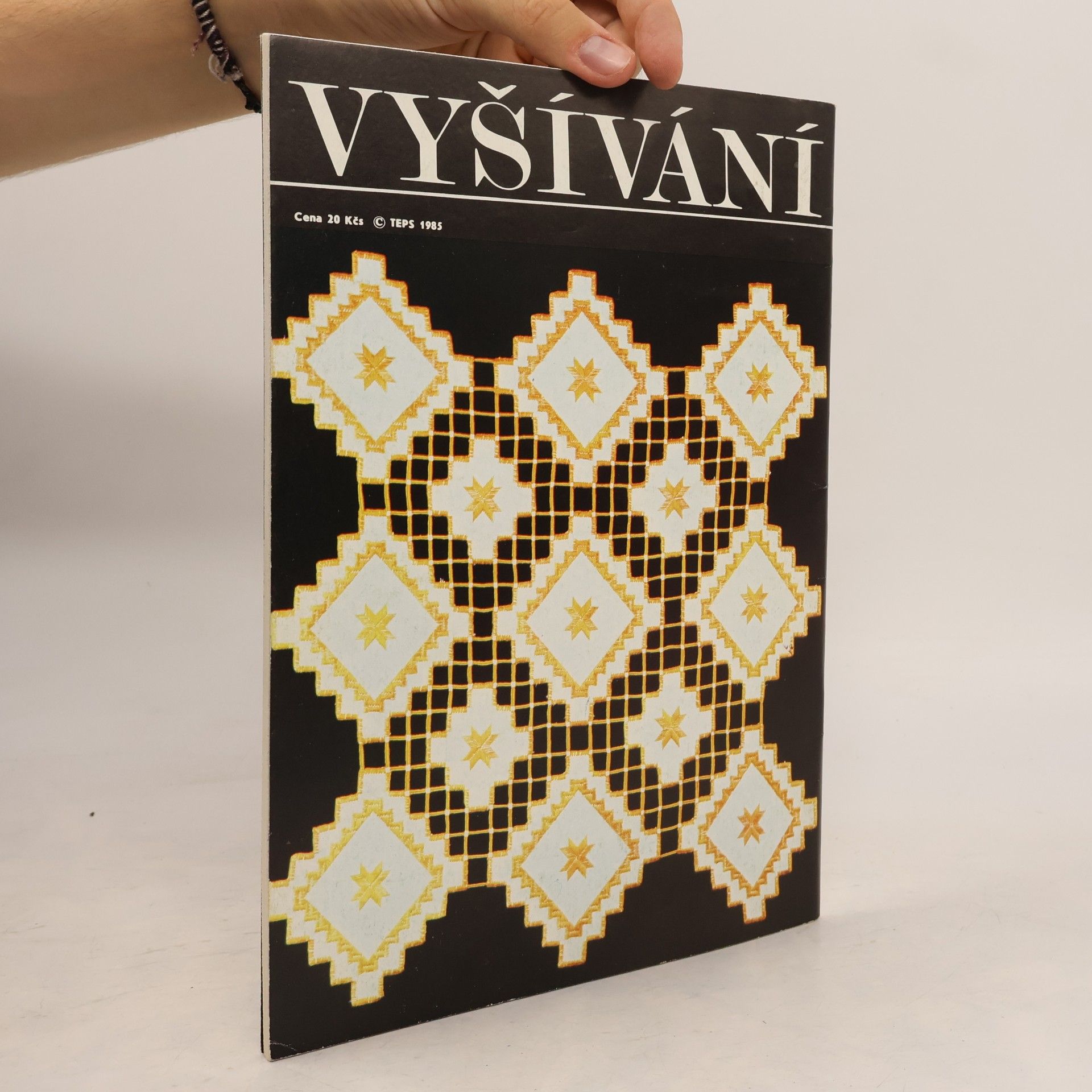 Marie Benešová Vyšívání 7. Ažury z vytažených nití. Vyšívání na tylu. Šitá krajka