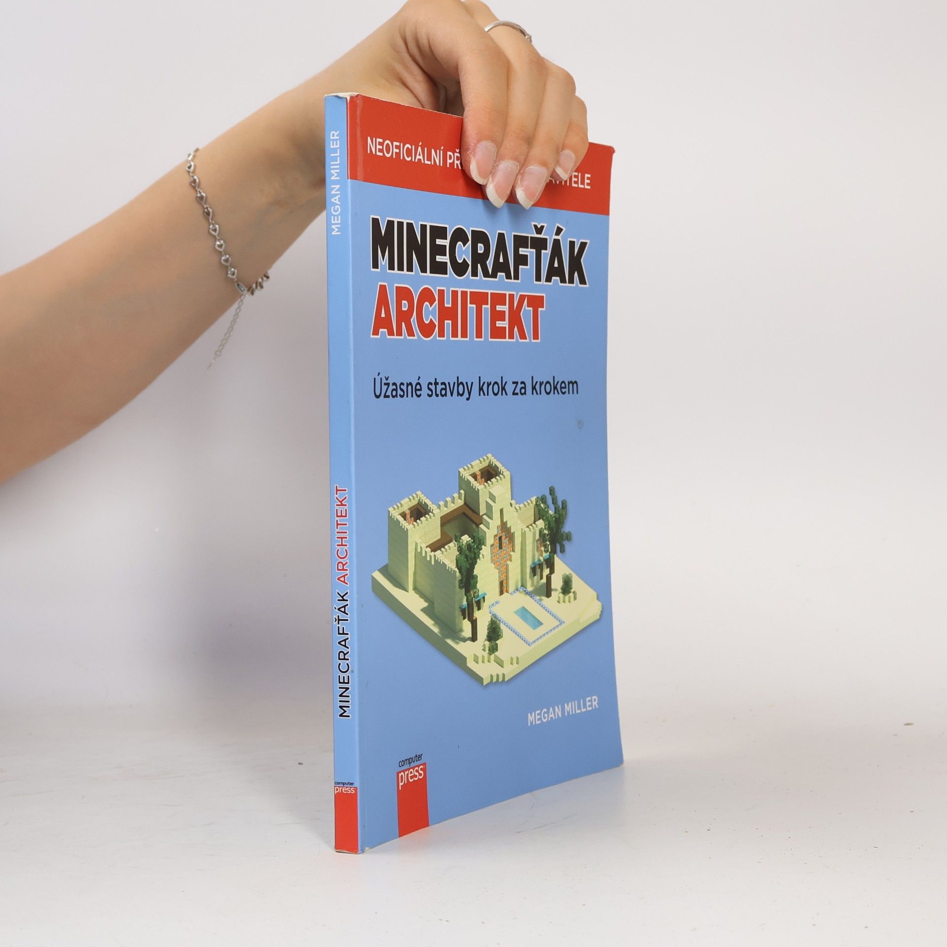 Megan Miller Minecrafťák architekt. Úžasné stavby krok za krokem