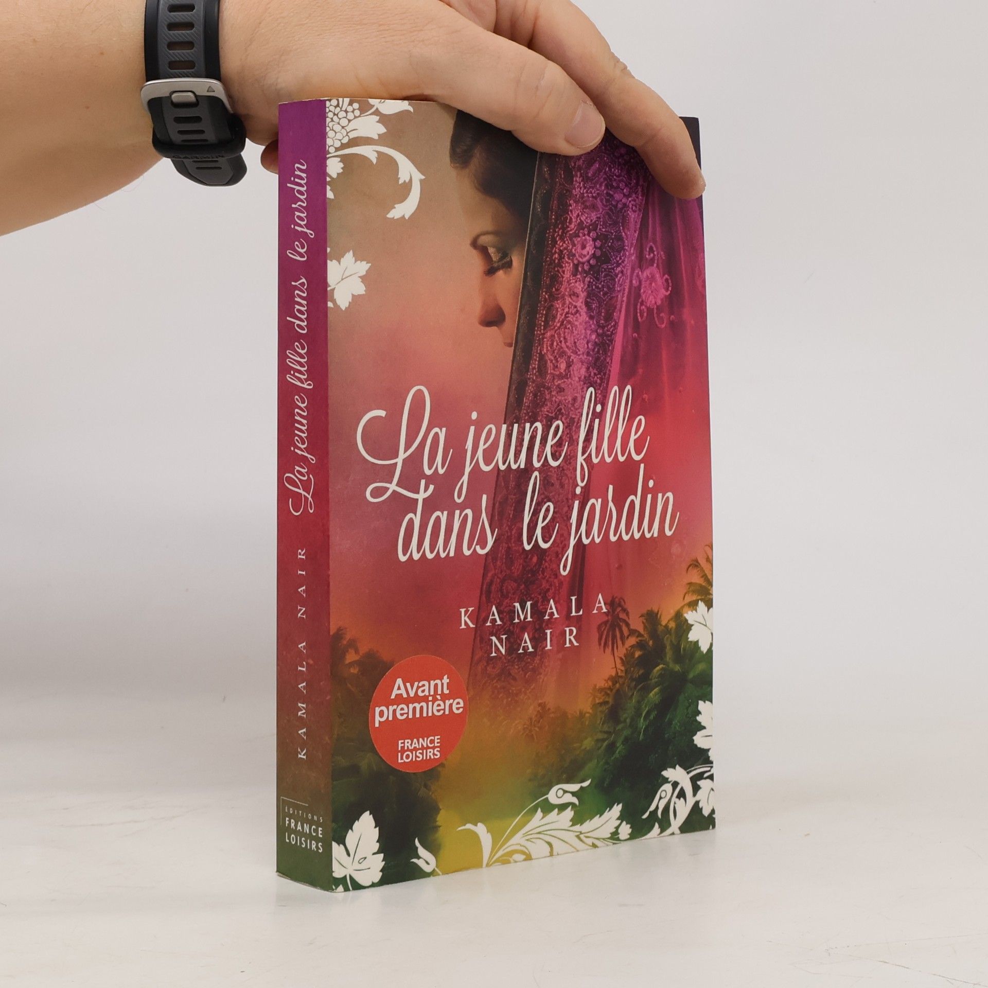 Kamala Nair La jeune fille dans le jardin