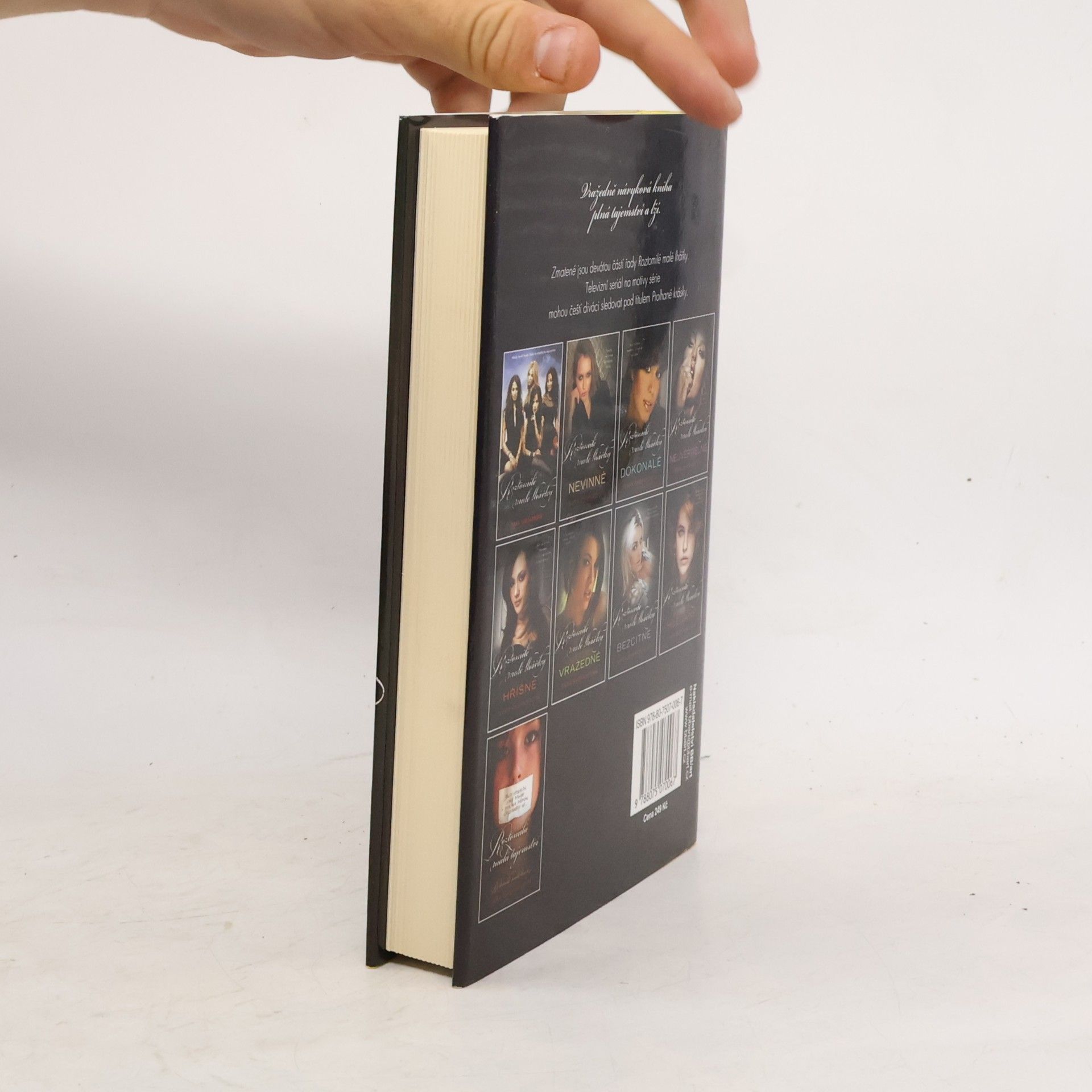 Sara Shepard Roztomilé malé lhářky: Zmatené