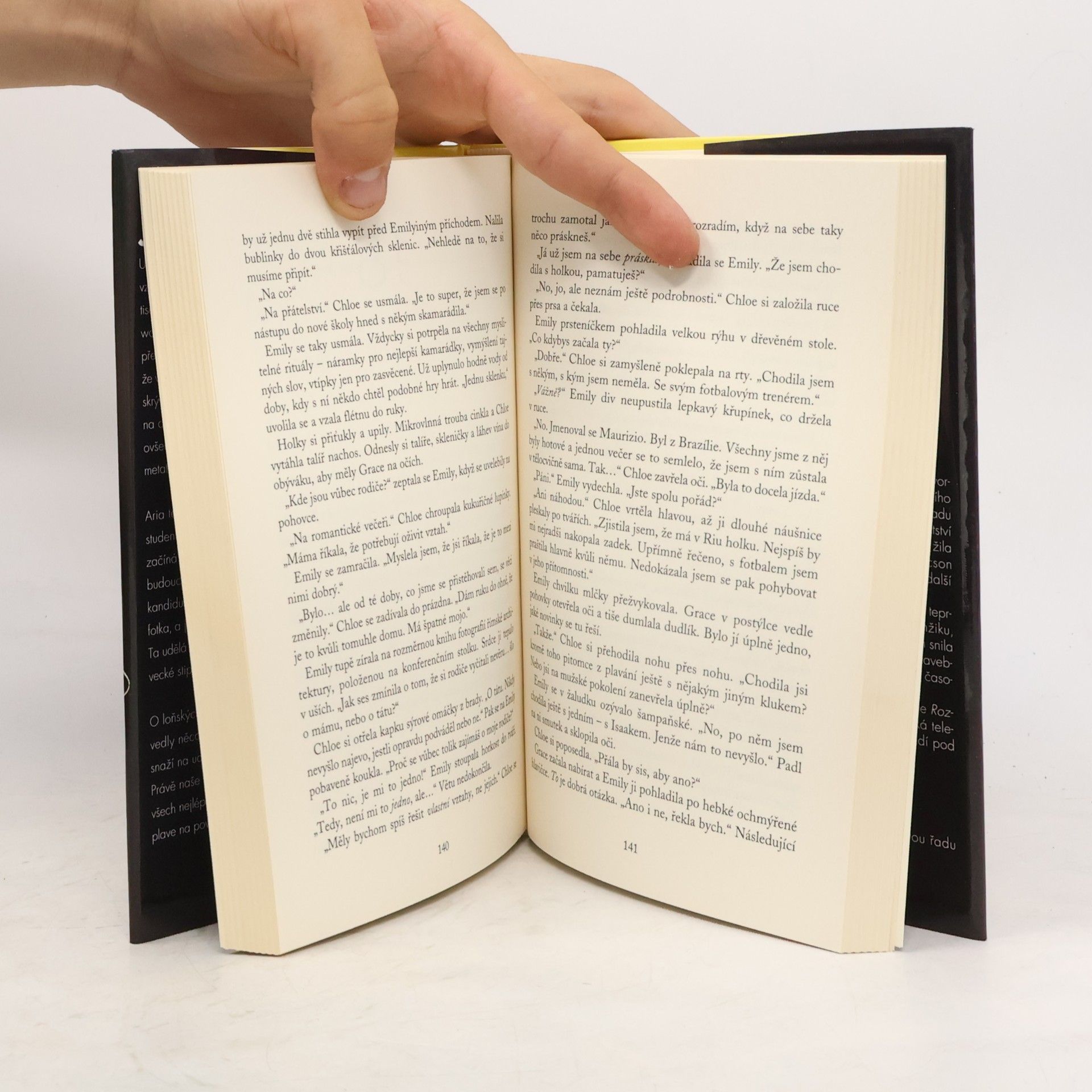 Sara Shepard Roztomilé malé lhářky: Zmatené