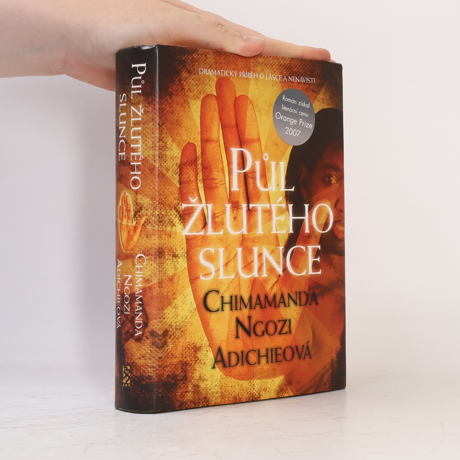 Chimamanda Ngozi Adichie Půl žlutého slunce