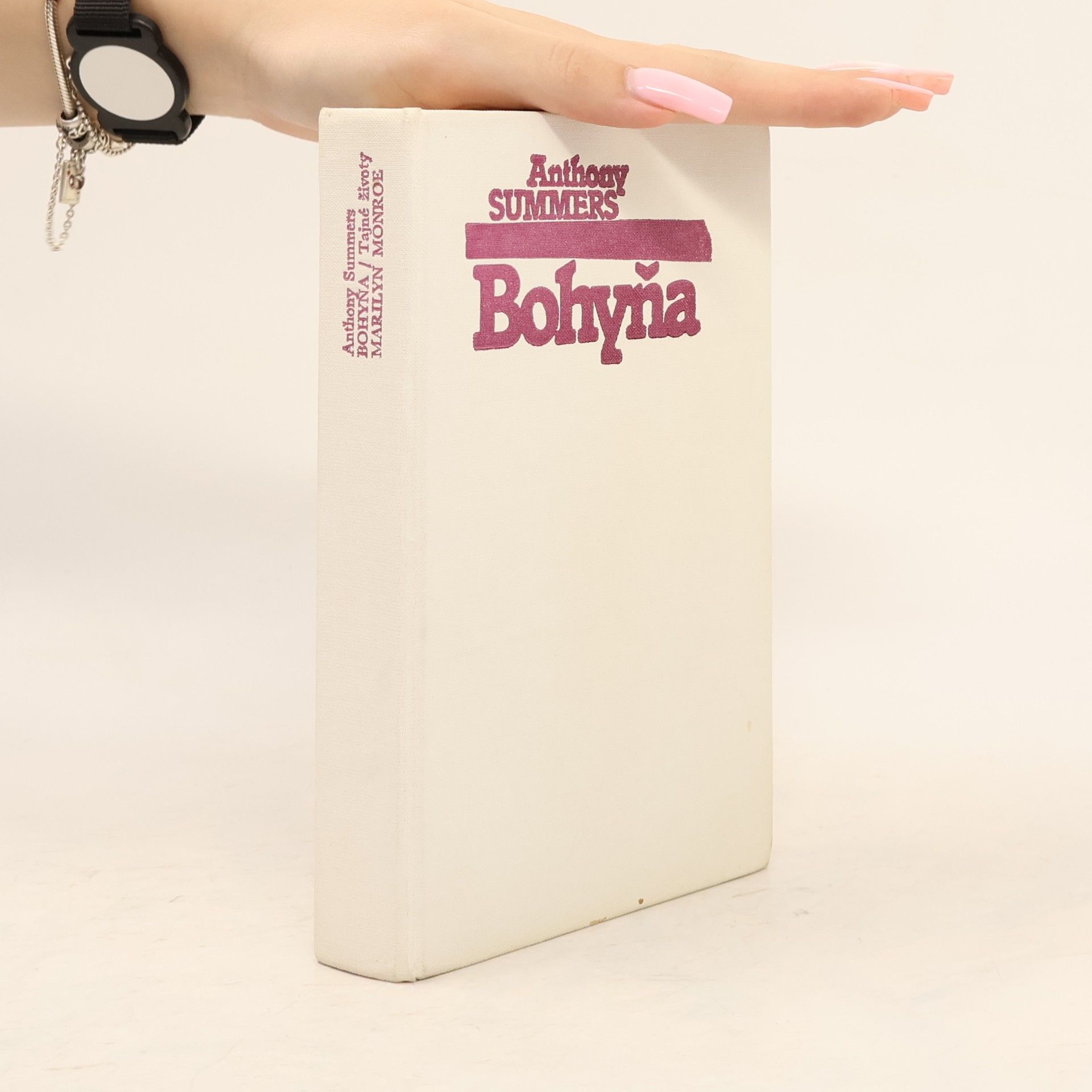 Anthony Summers Bohyňa