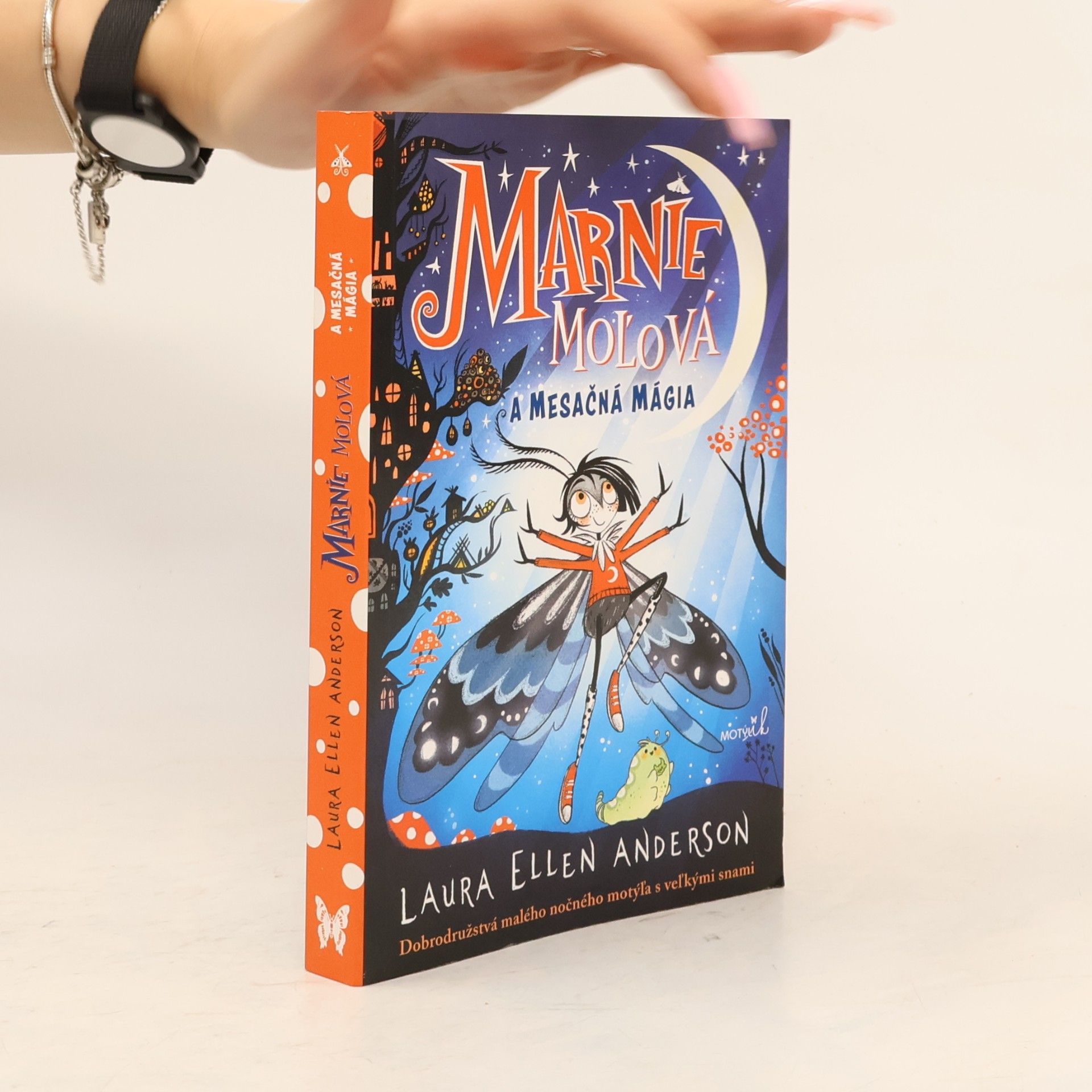 Laura Ellen Anderson Marnie Moľová a mesačná mágia