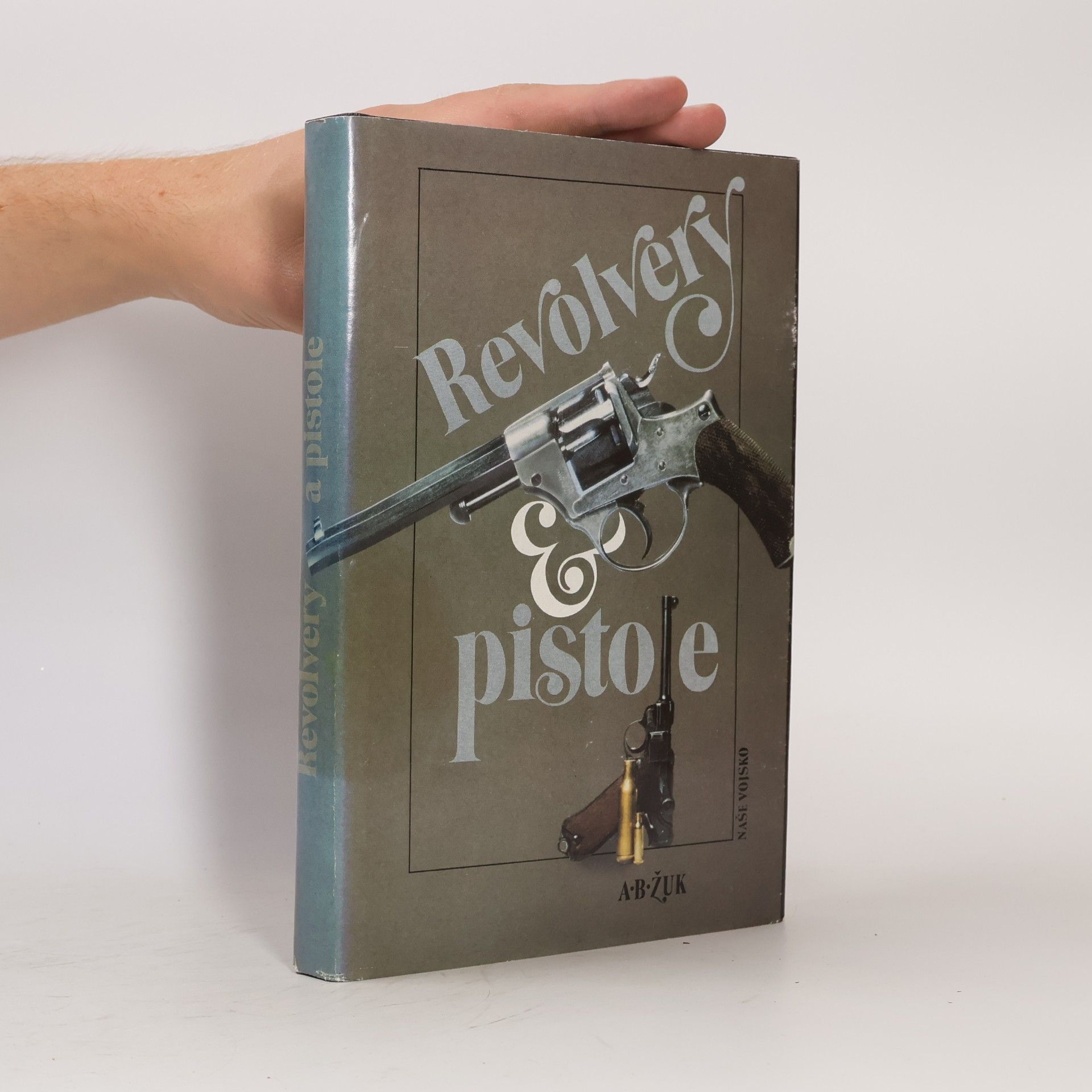 Revolvery a pistole