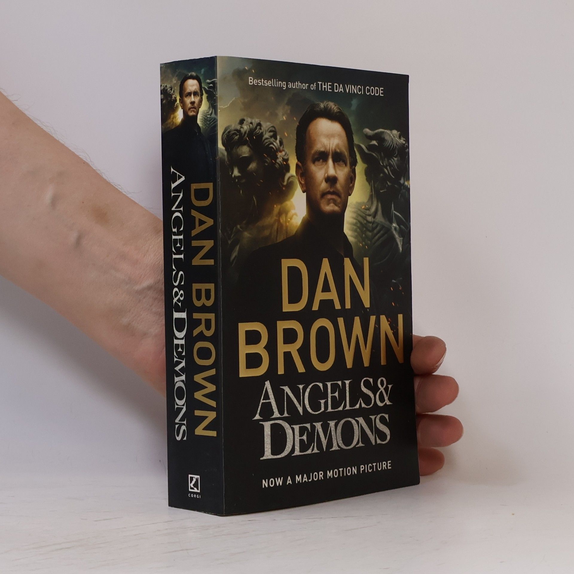Dan Brown Angels and Demons