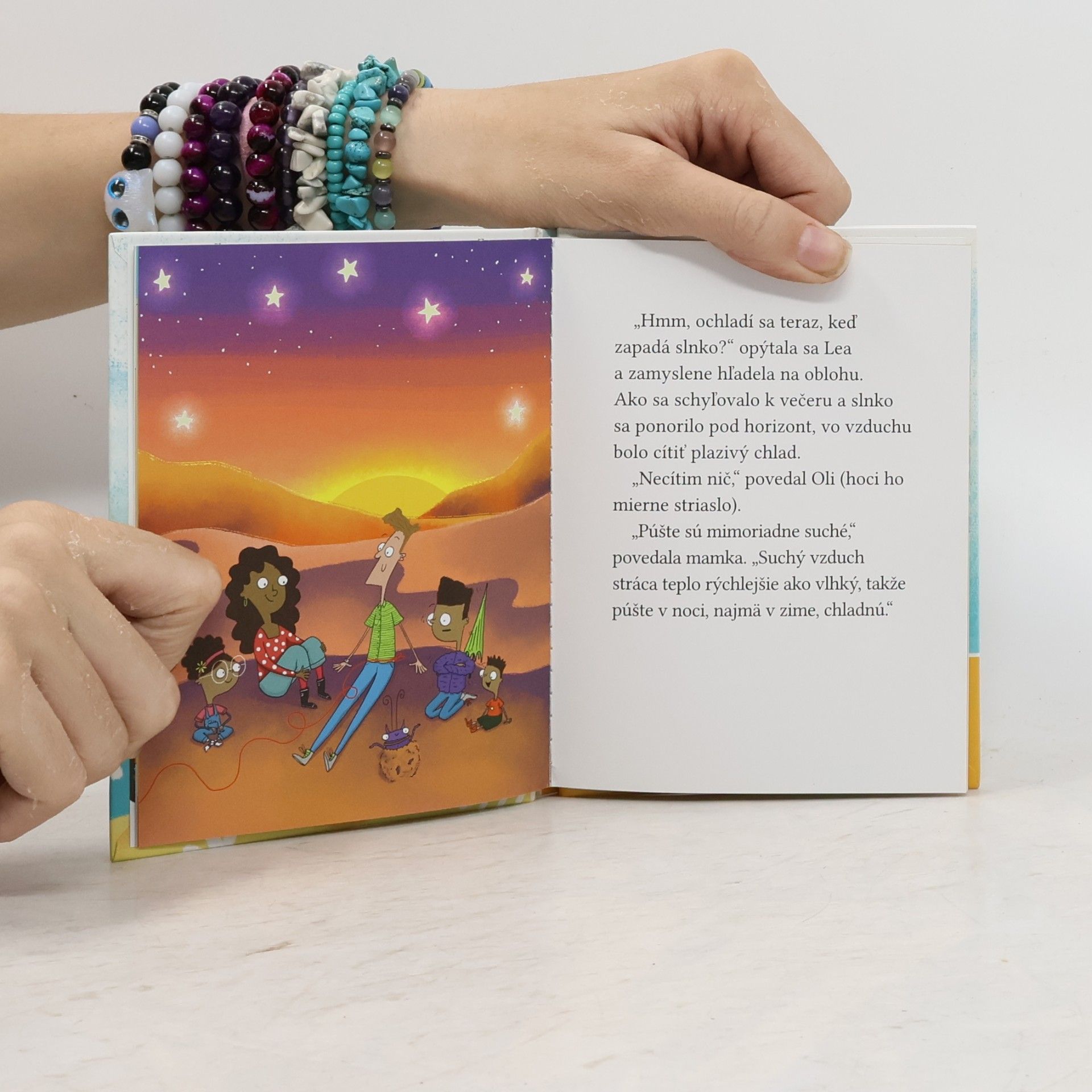 Cressida Cowell Maličkí detektívi. Môže na púšti snežit?