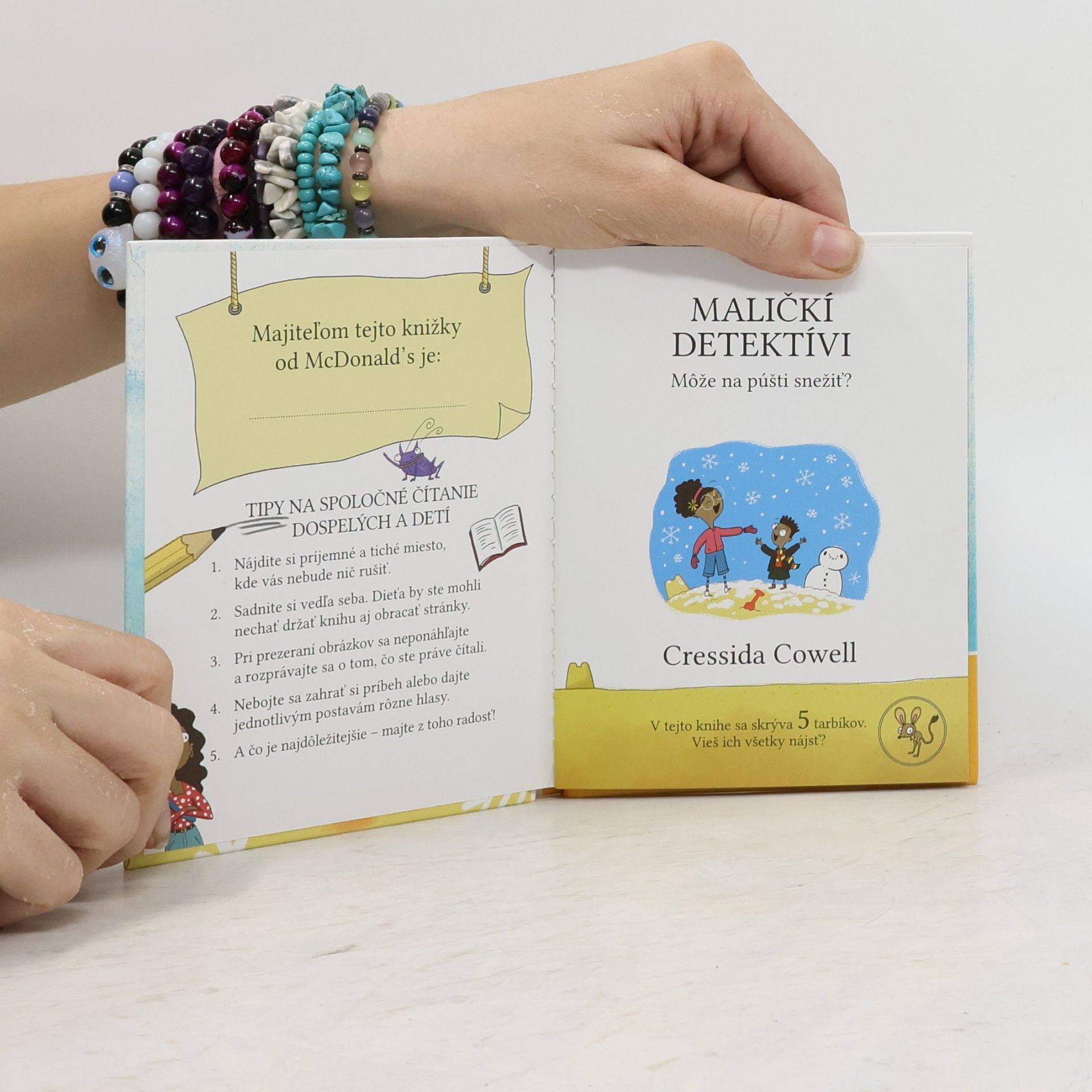 Cressida Cowell Maličkí detektívi. Môže na púšti snežit?