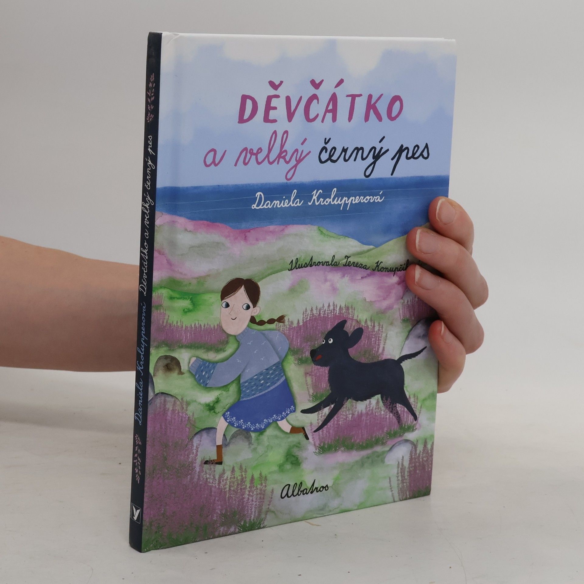 Daniela Krolupperová Děvčátko a velký černý pes