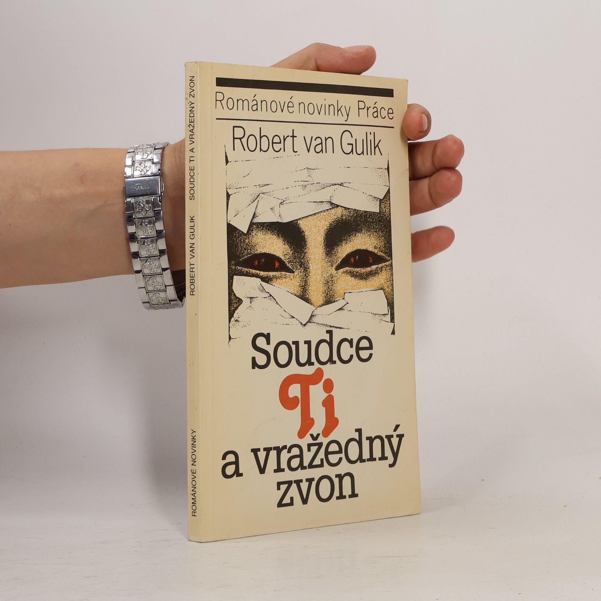 Robert van Gulik Soudce Ti a vražedný zvon