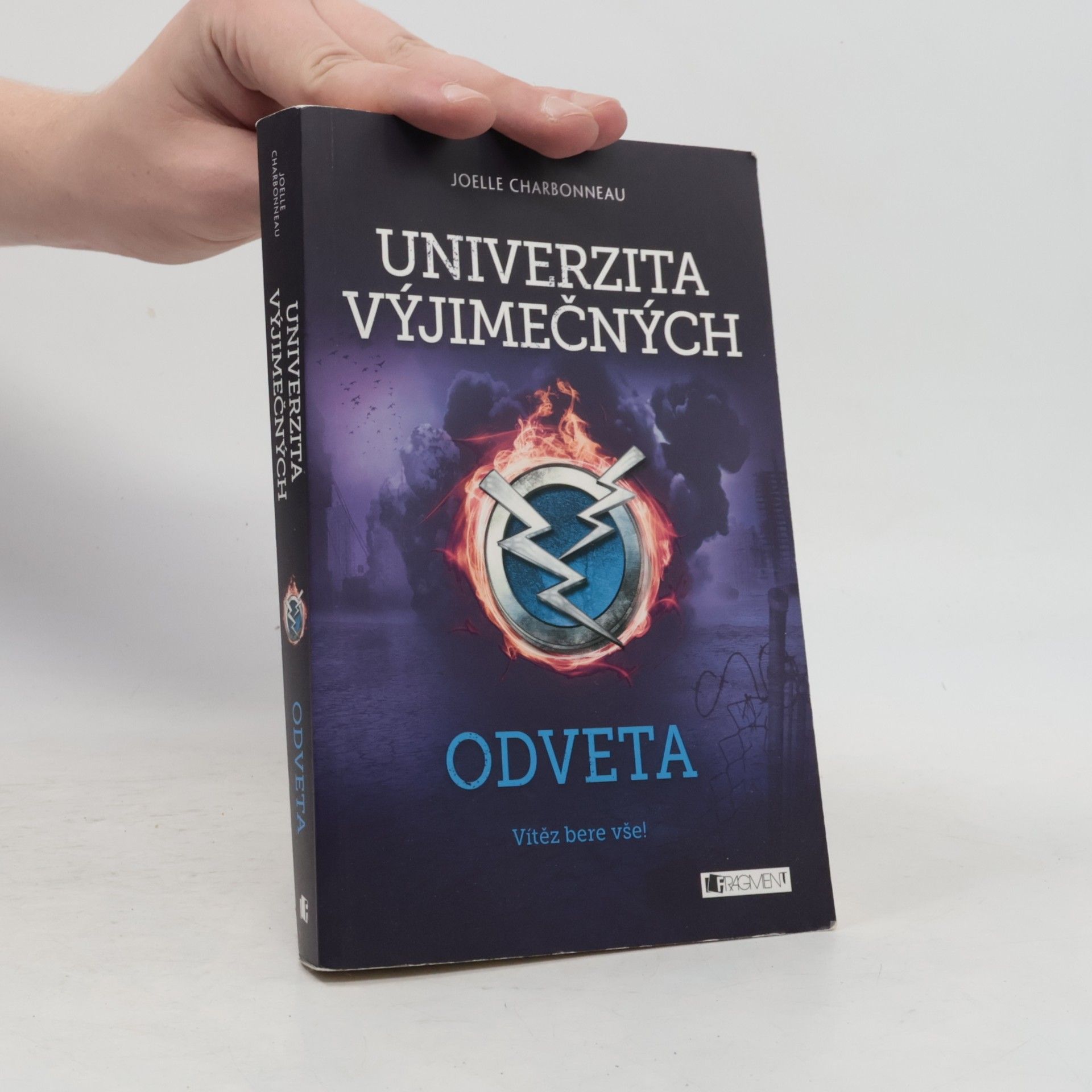 Joelle Charbonneau Univerzita výjimečných - Odveta