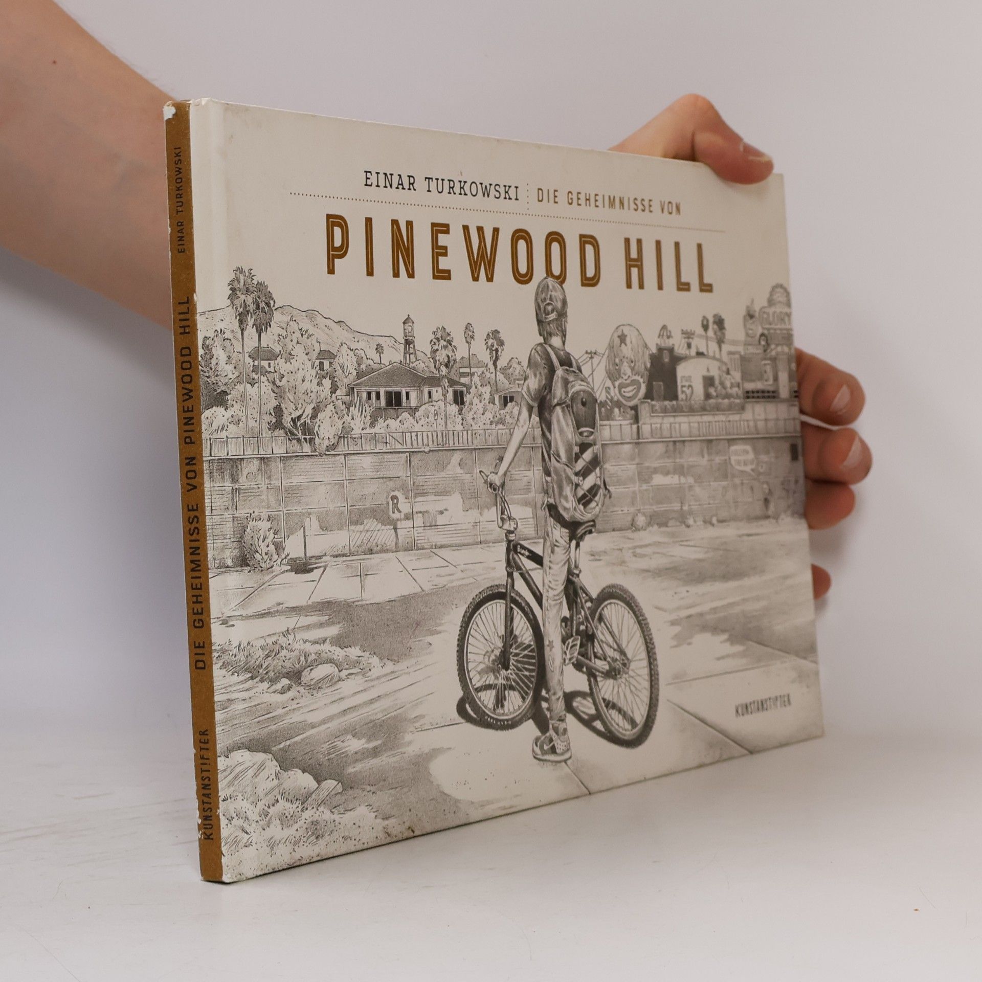 Die Geheimnisse von Pinewood Hill