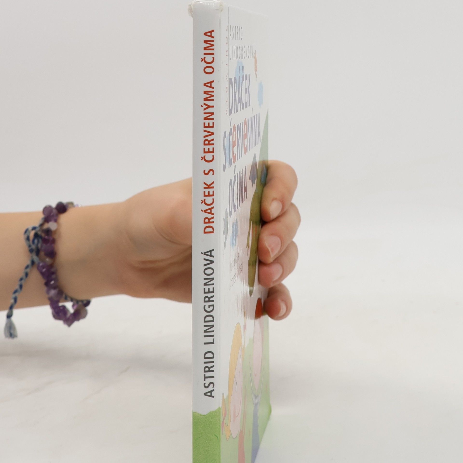 Astrid Lindgren Dráček s červenýma očima