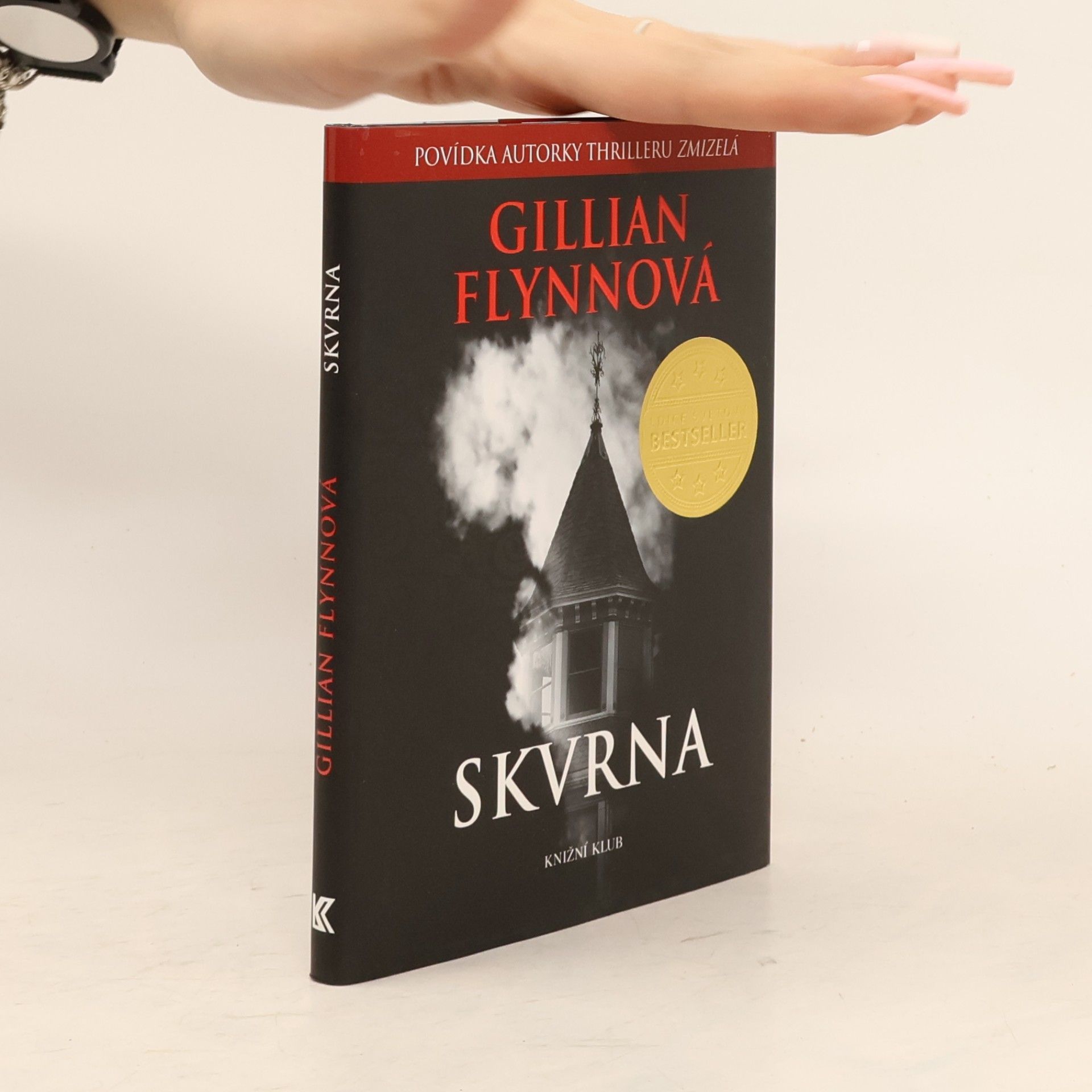 Gillian Flynn Skvrna