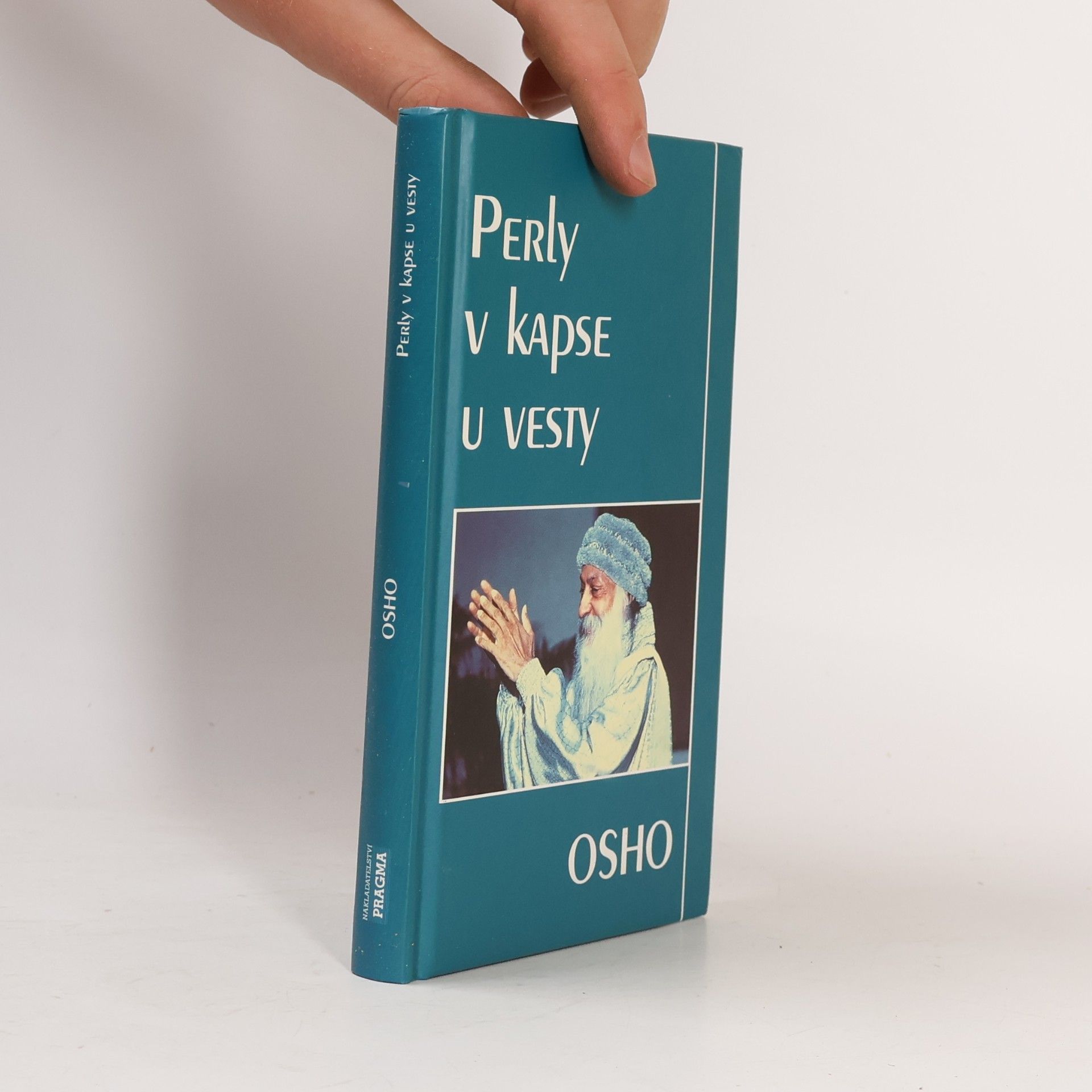 Ošó Perly v kapse u vesty