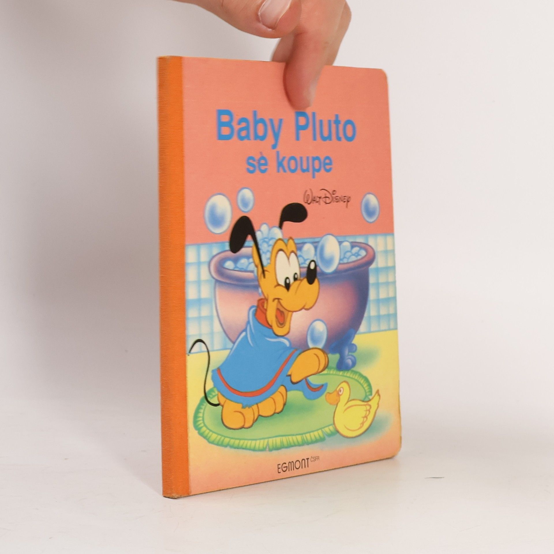 Walt Disney Baby Pluto se koupe