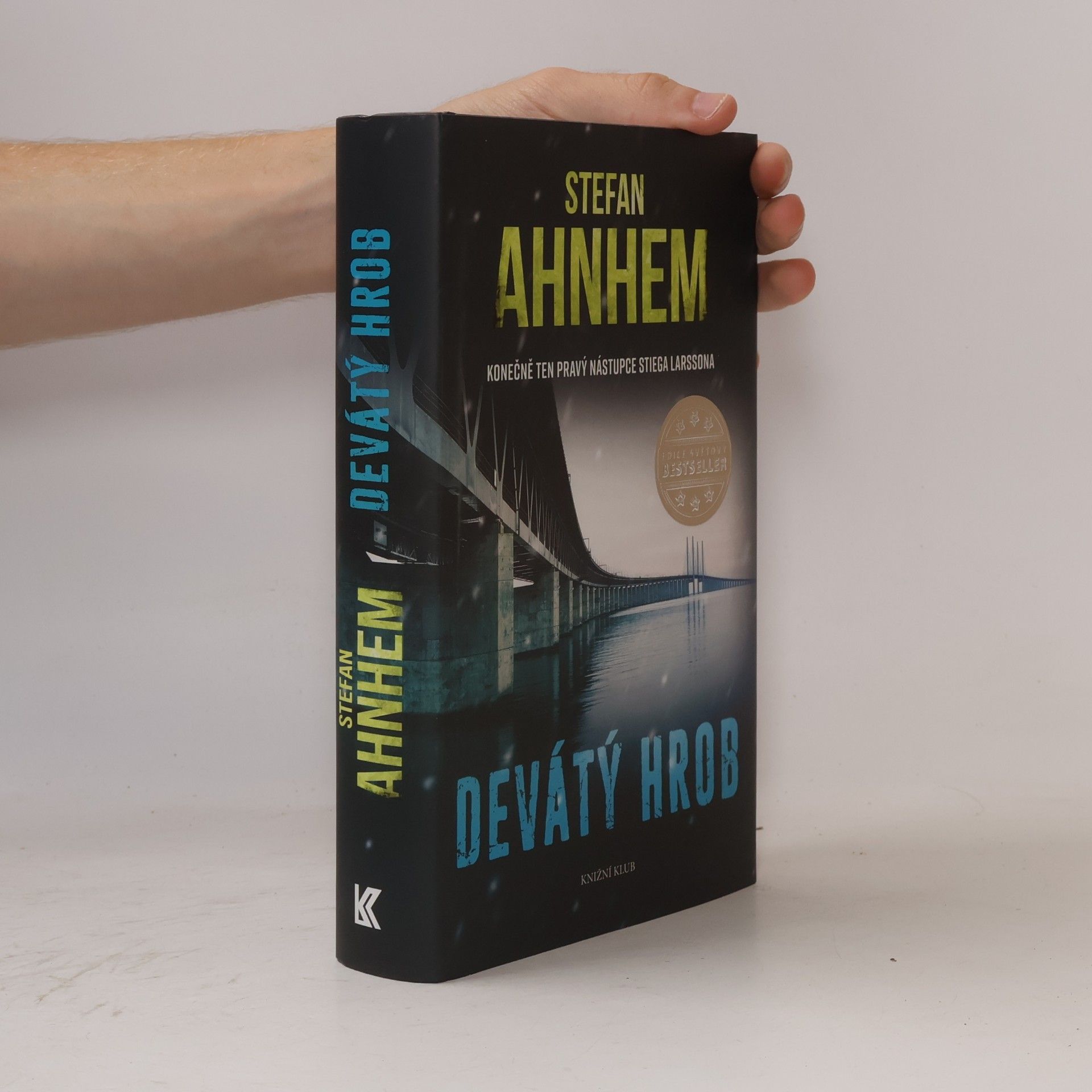 Stefan Ahnhem Devátý hrob
