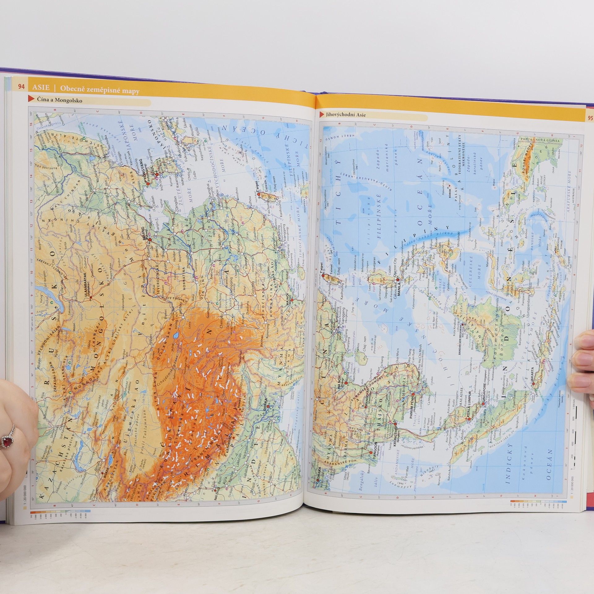 Kolektív autorov Školní atlas světa
