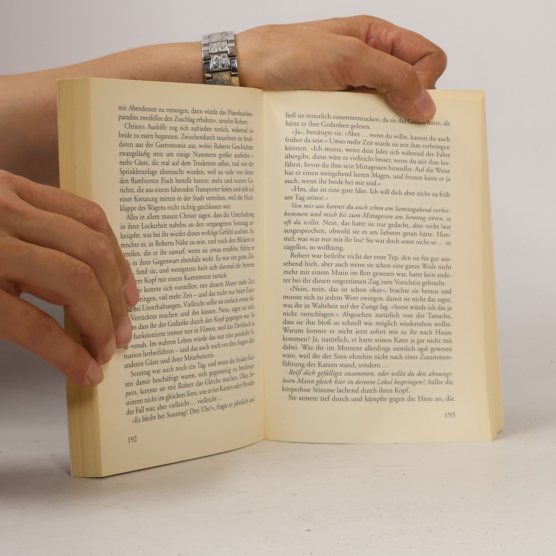 Julia Sander Schmusekatze, jung, ledig, sucht