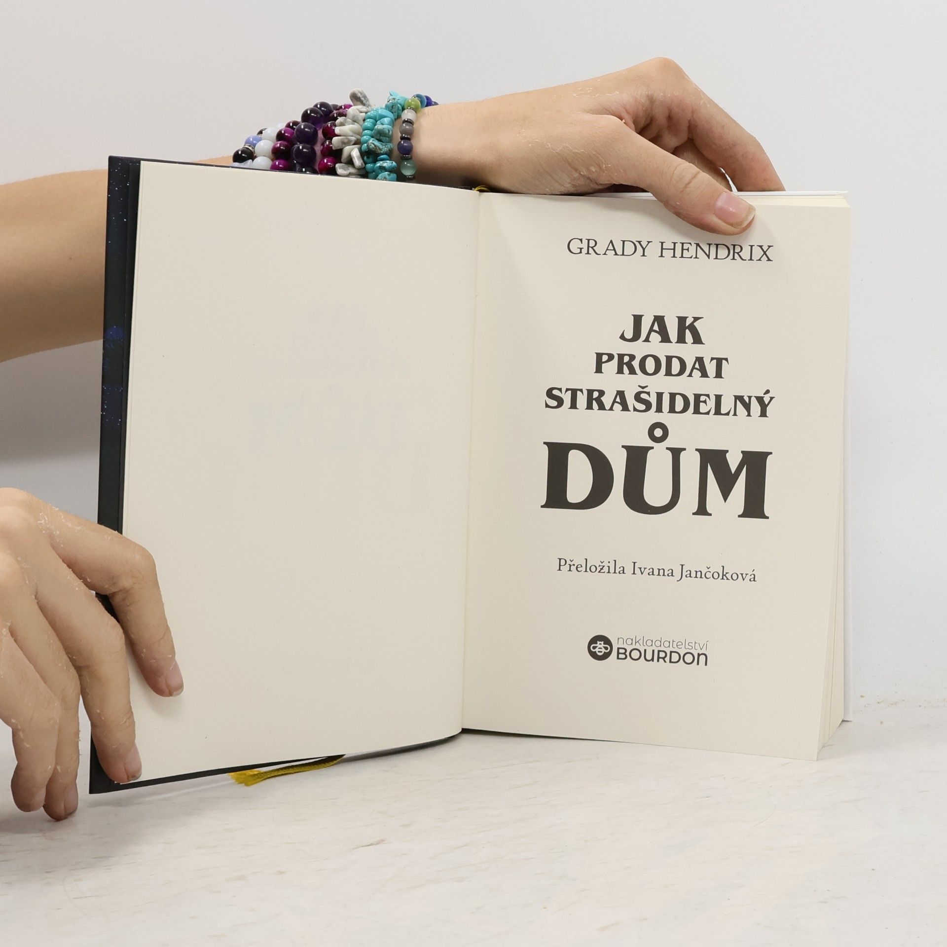Grady Hendrix Jak prodat strašidelný dům