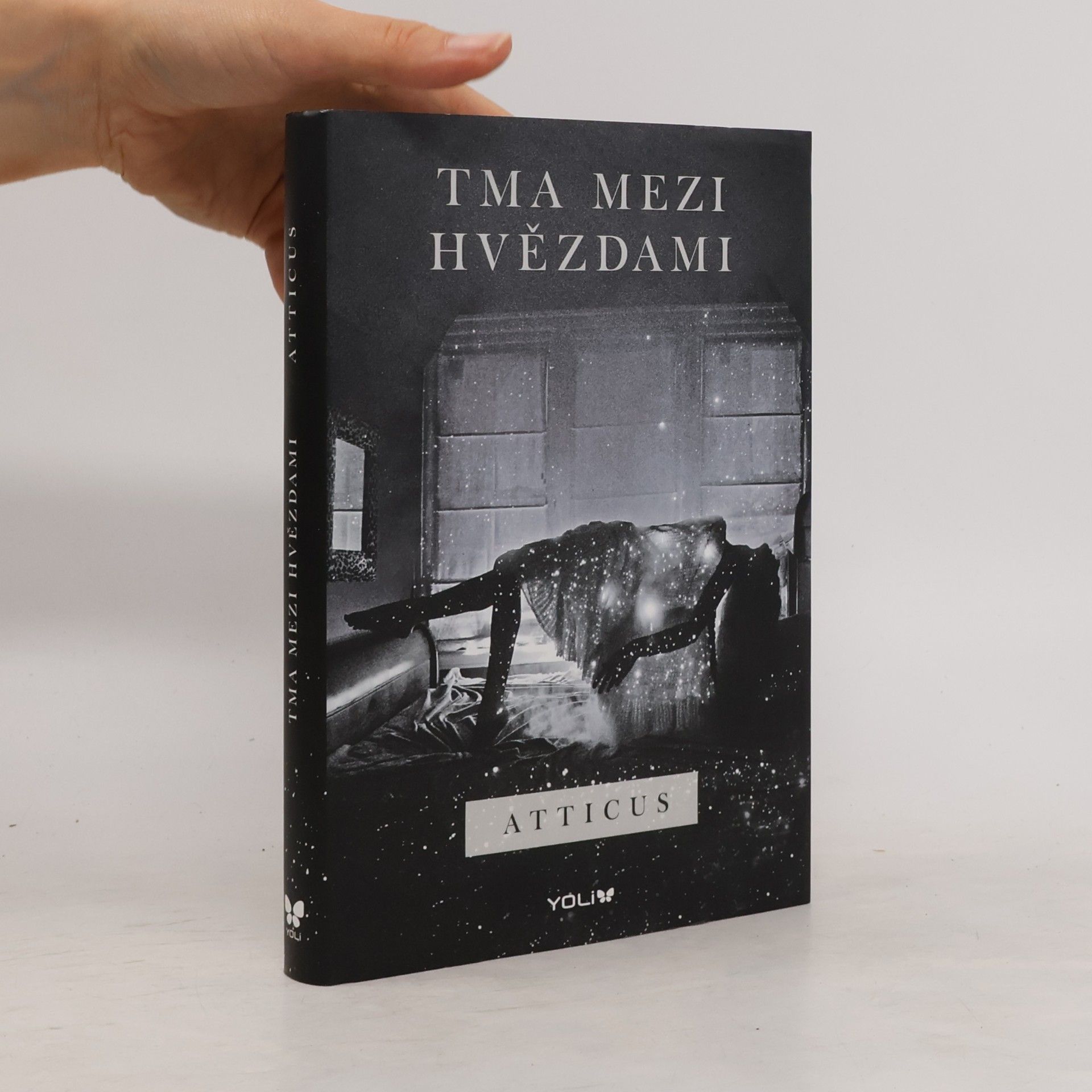Atticus Tma mezi hvězdami