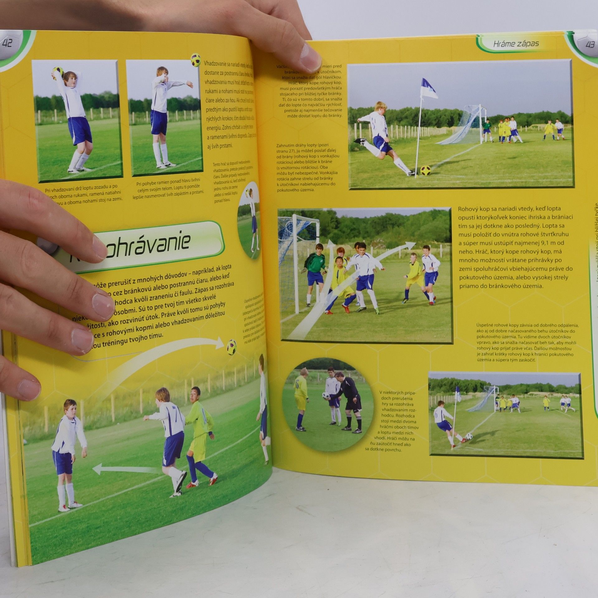 Clive Gifford Futbal Od rozcvičky po záverečný hvizd