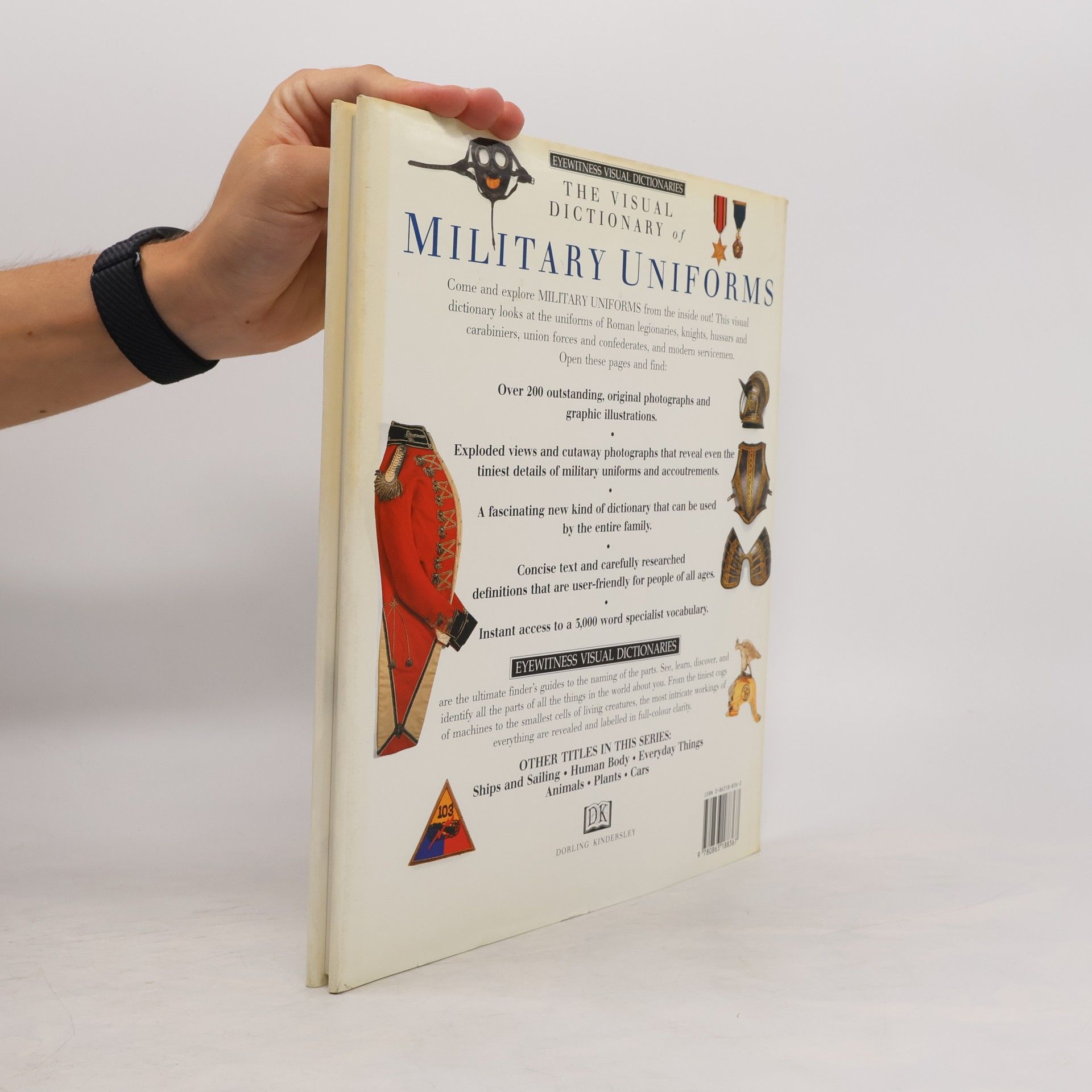 Louise Tucker Eyewitness Visual Dictionaries - 7: Visual Dictionary of Military Uniforms