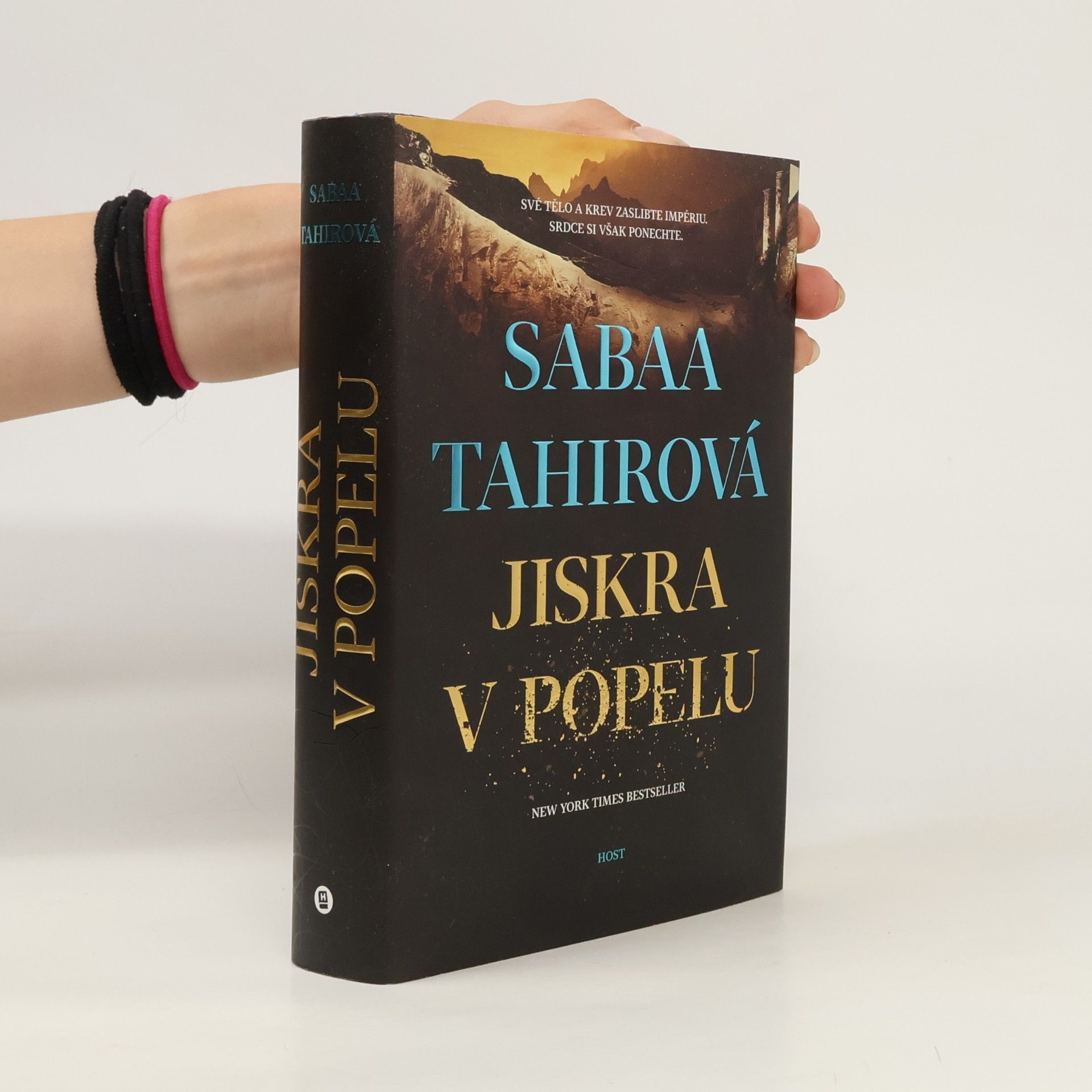 Sabaa Tahir Jiskra v popelu