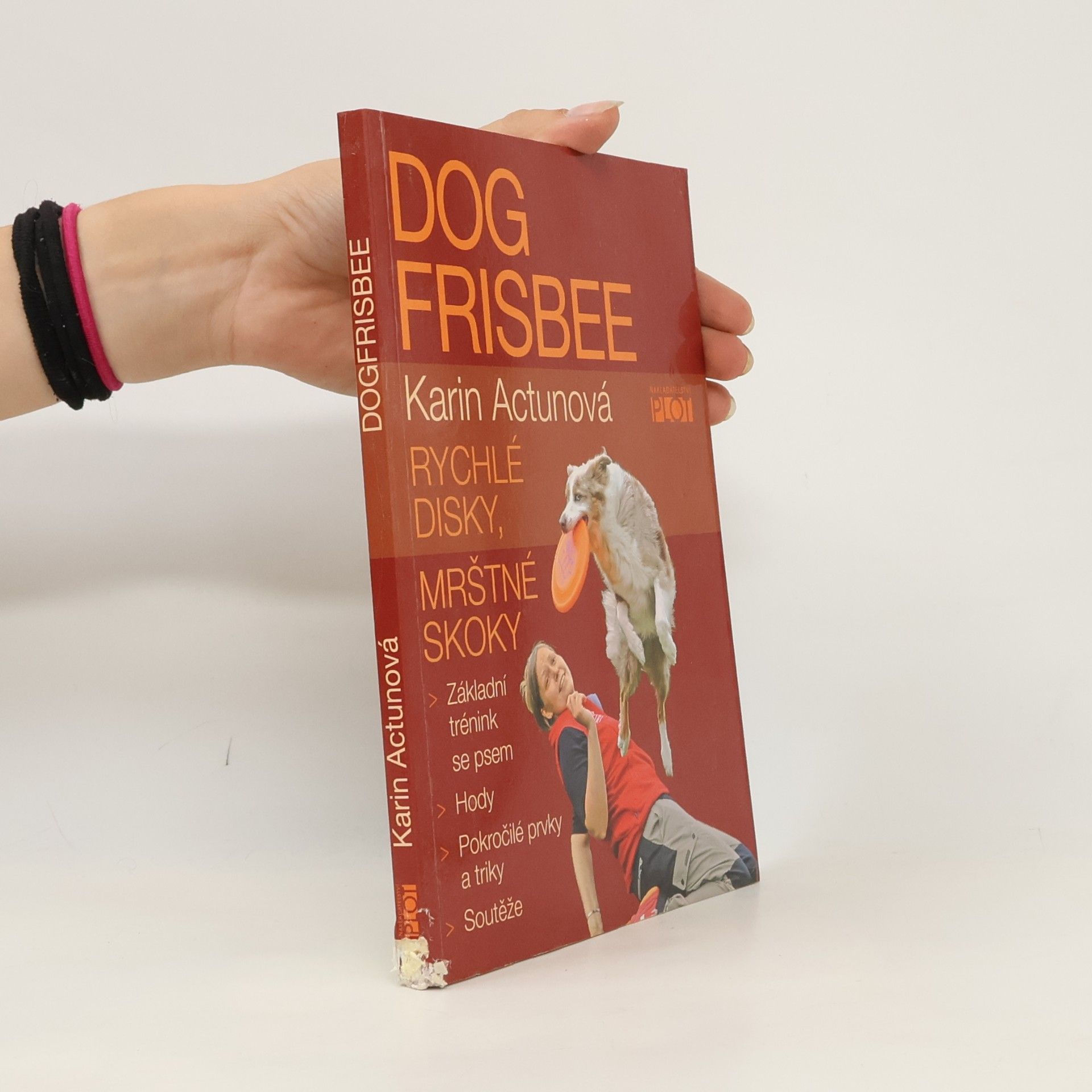 Karin Actun Dogfrisbee: rychlé disky, mrštné skoky