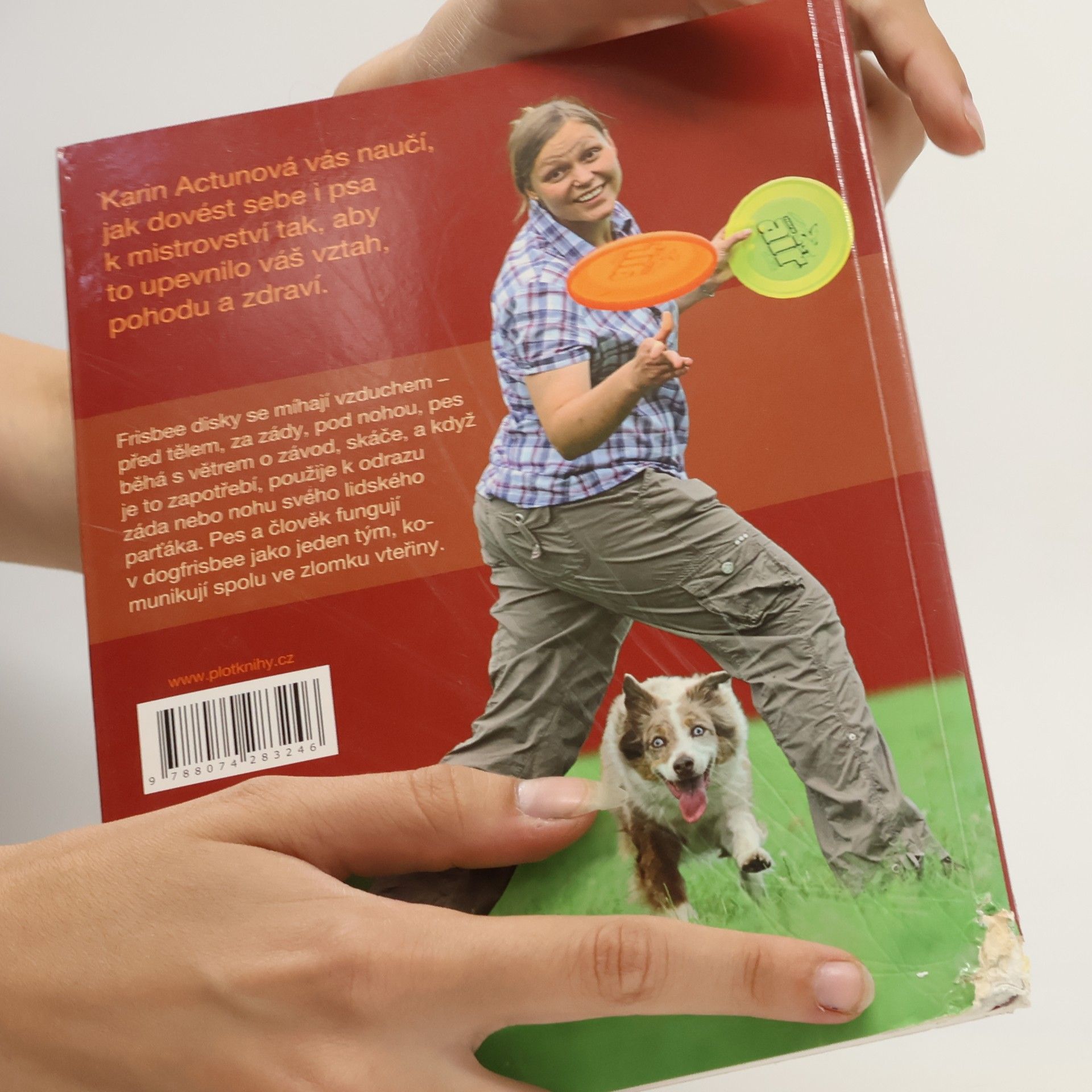 Karin Actun Dogfrisbee: rychlé disky, mrštné skoky